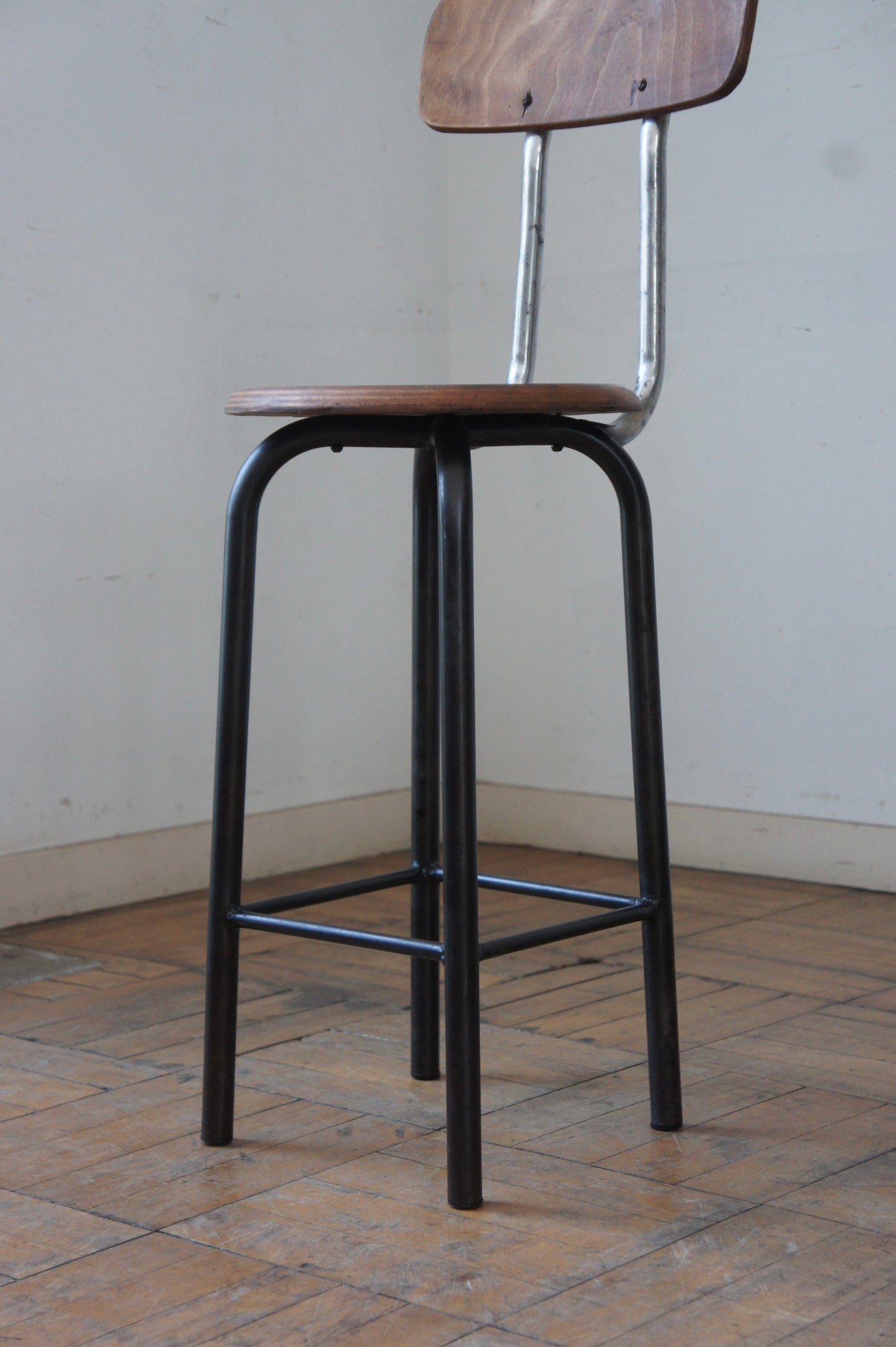 Loopback chair