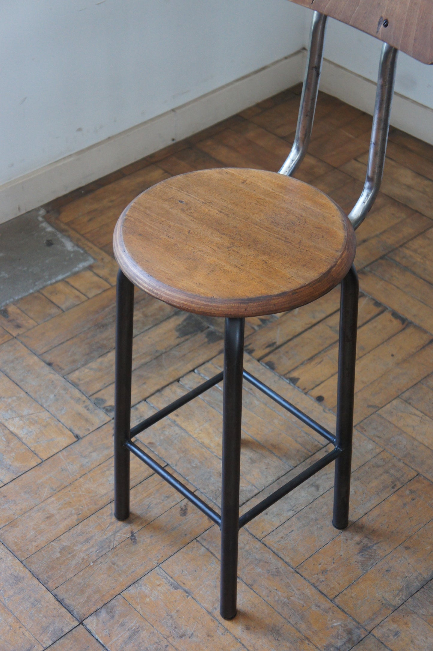 Loopback chair