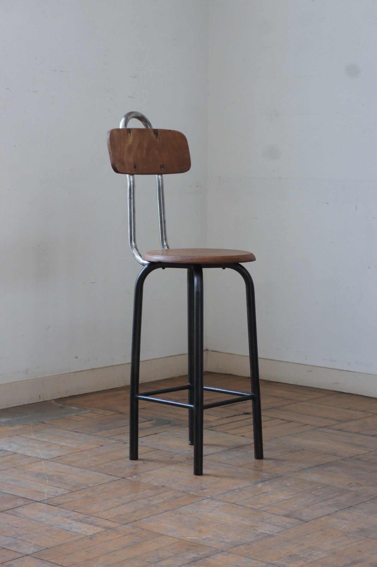 Loopback chair