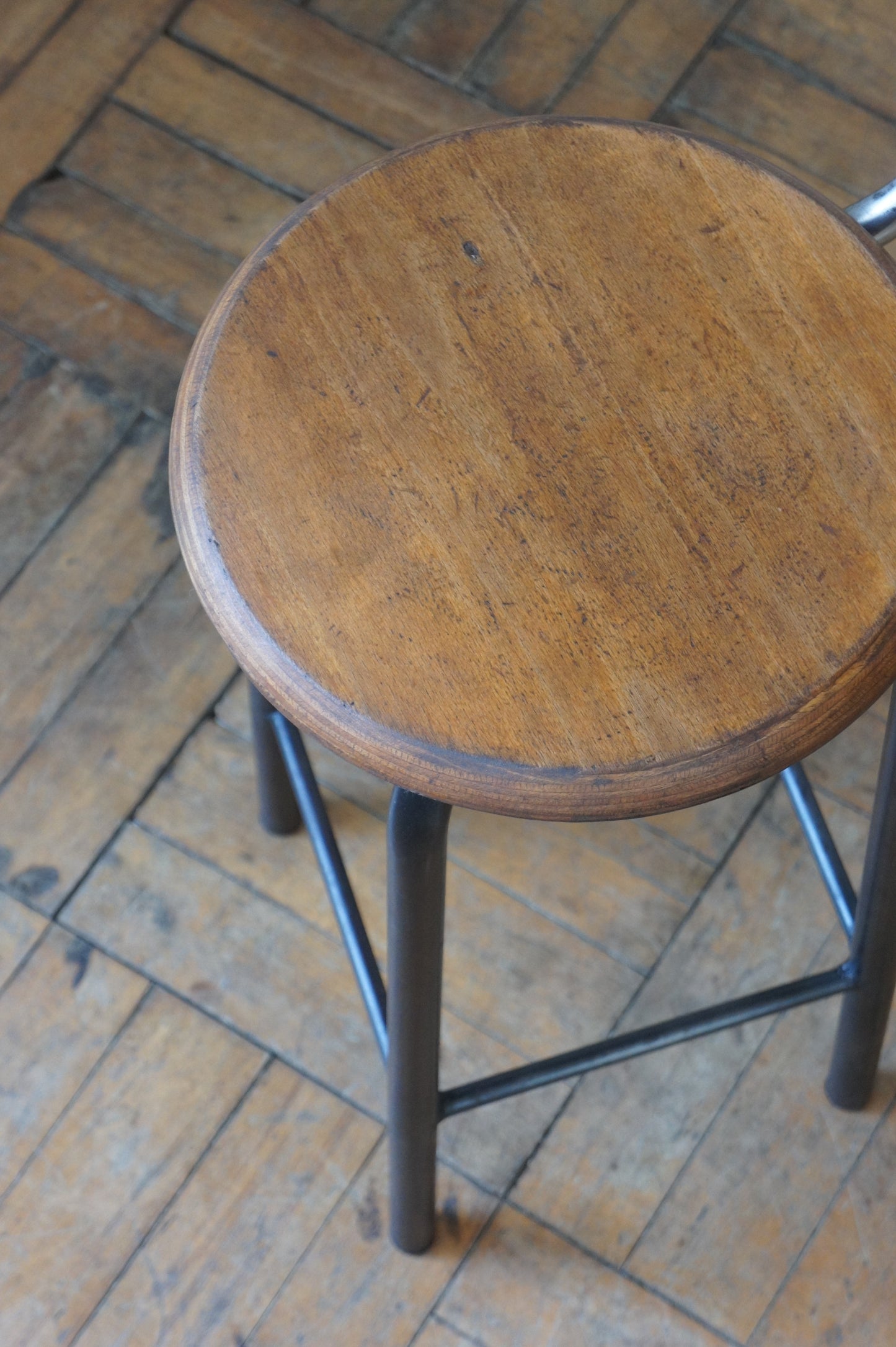 Loopback chair