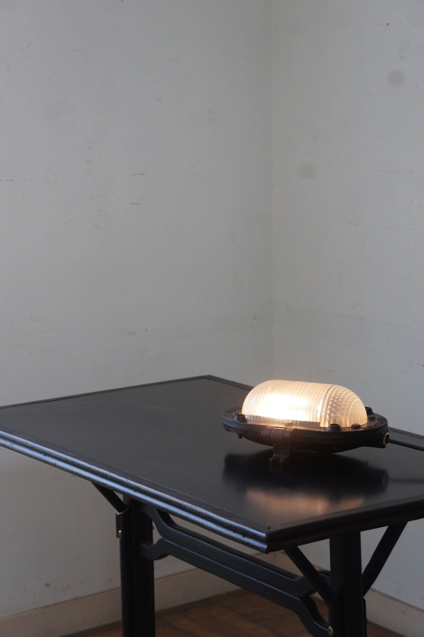 HOLOPHANE Bulkhead Light