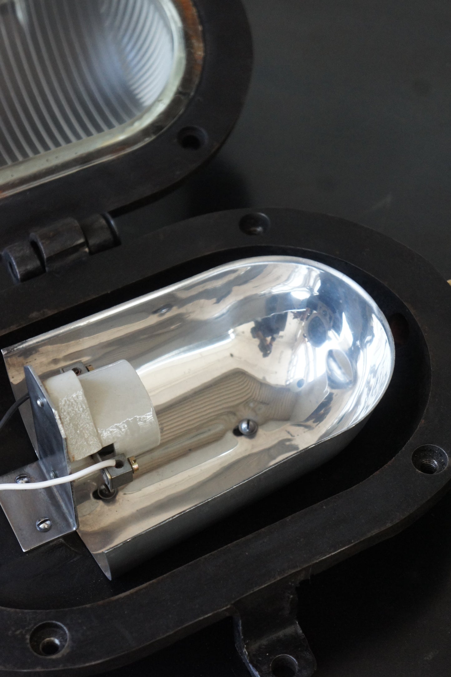 HOLOPHANE Bulkhead Light
