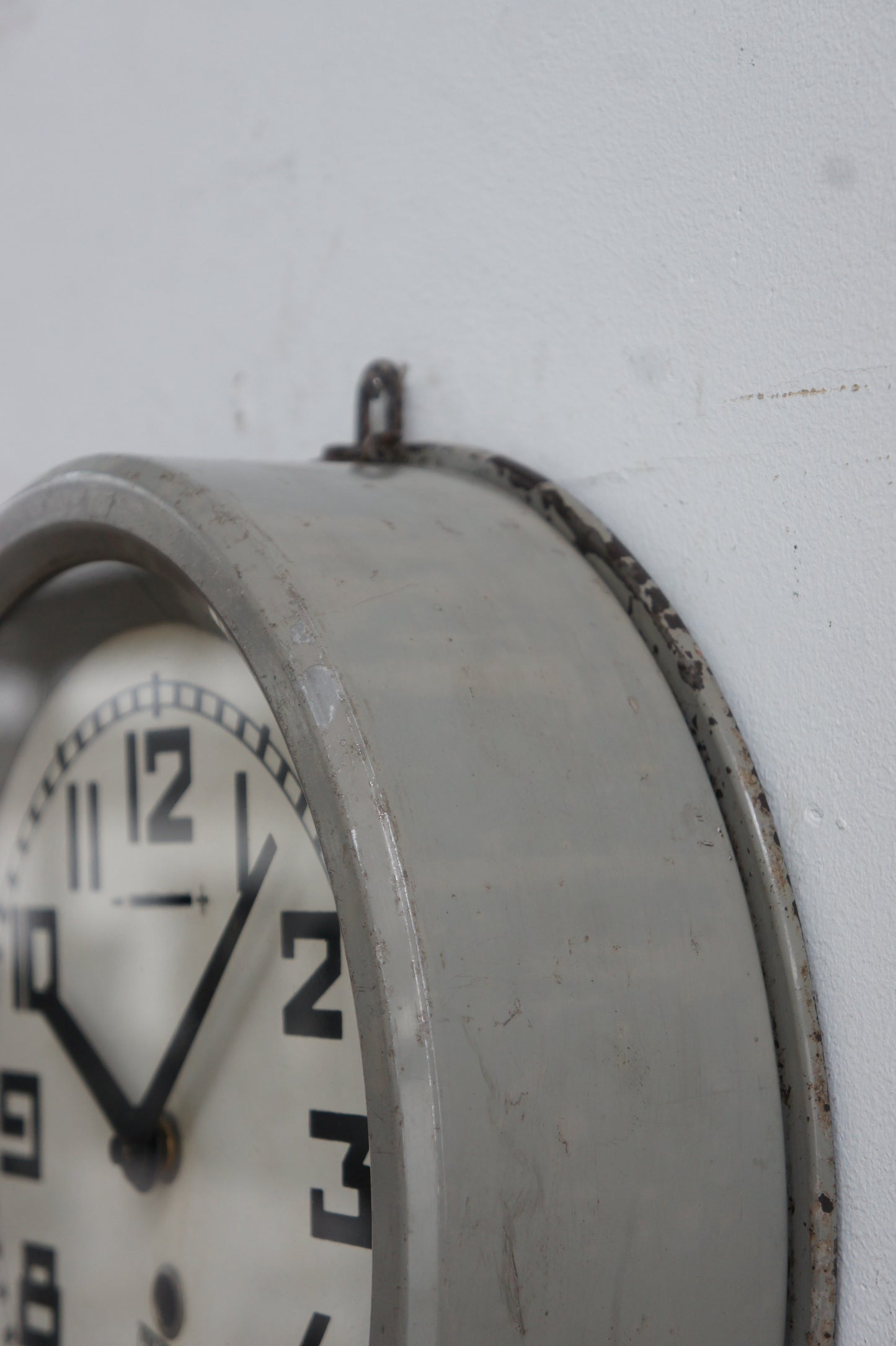SPENDIA Wall clock / gris