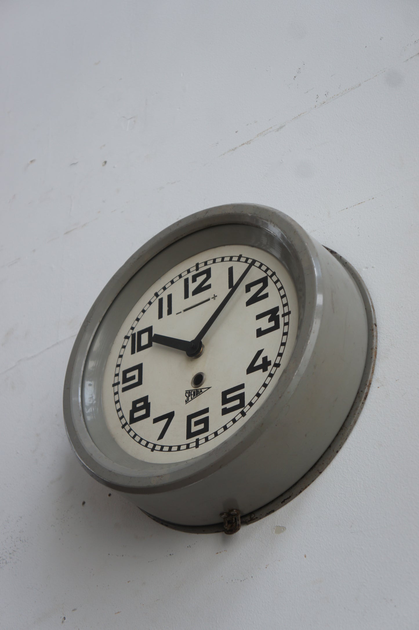 SPENDIA Wall clock / gris