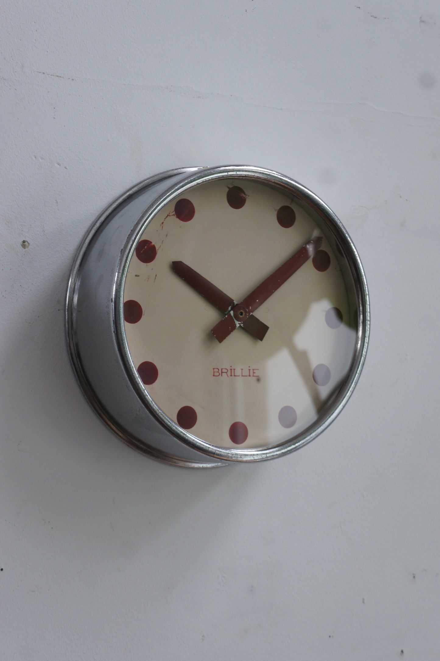 BRILLIÉ Wall Clock / Red dot index