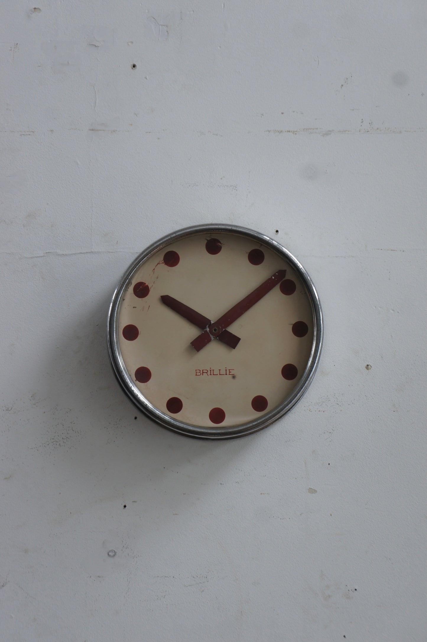 BRILLIÉ Wall Clock / Red dot index