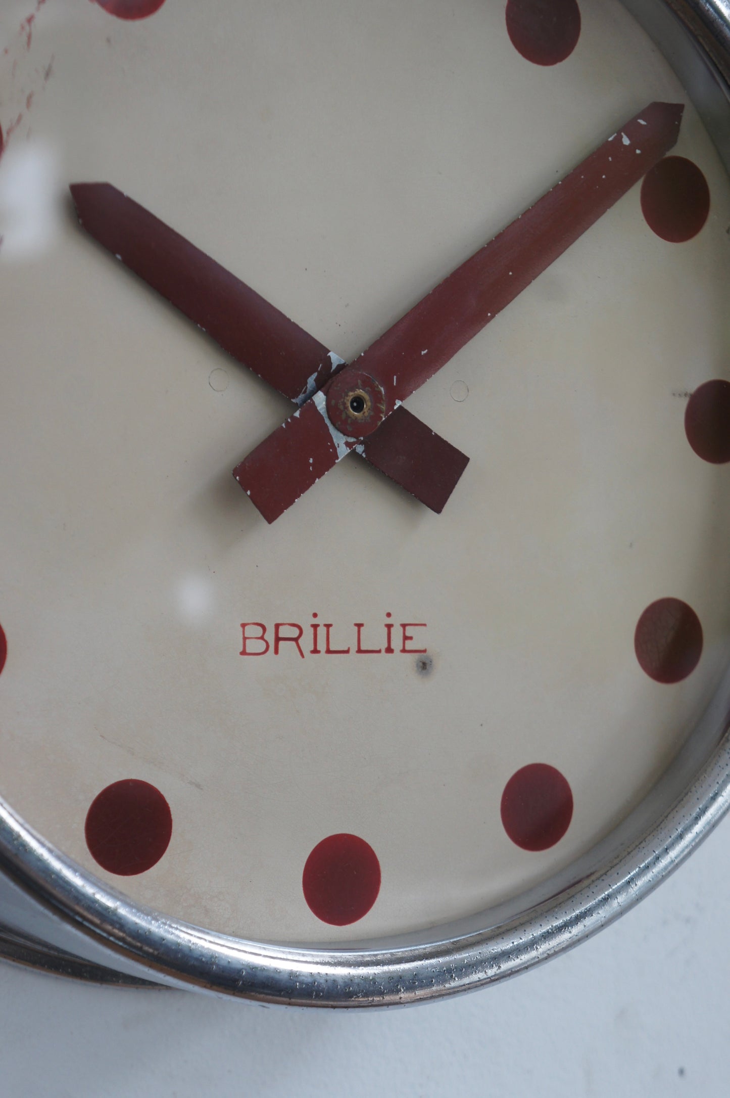 BRILLIÉ Wall Clock / Red dot index