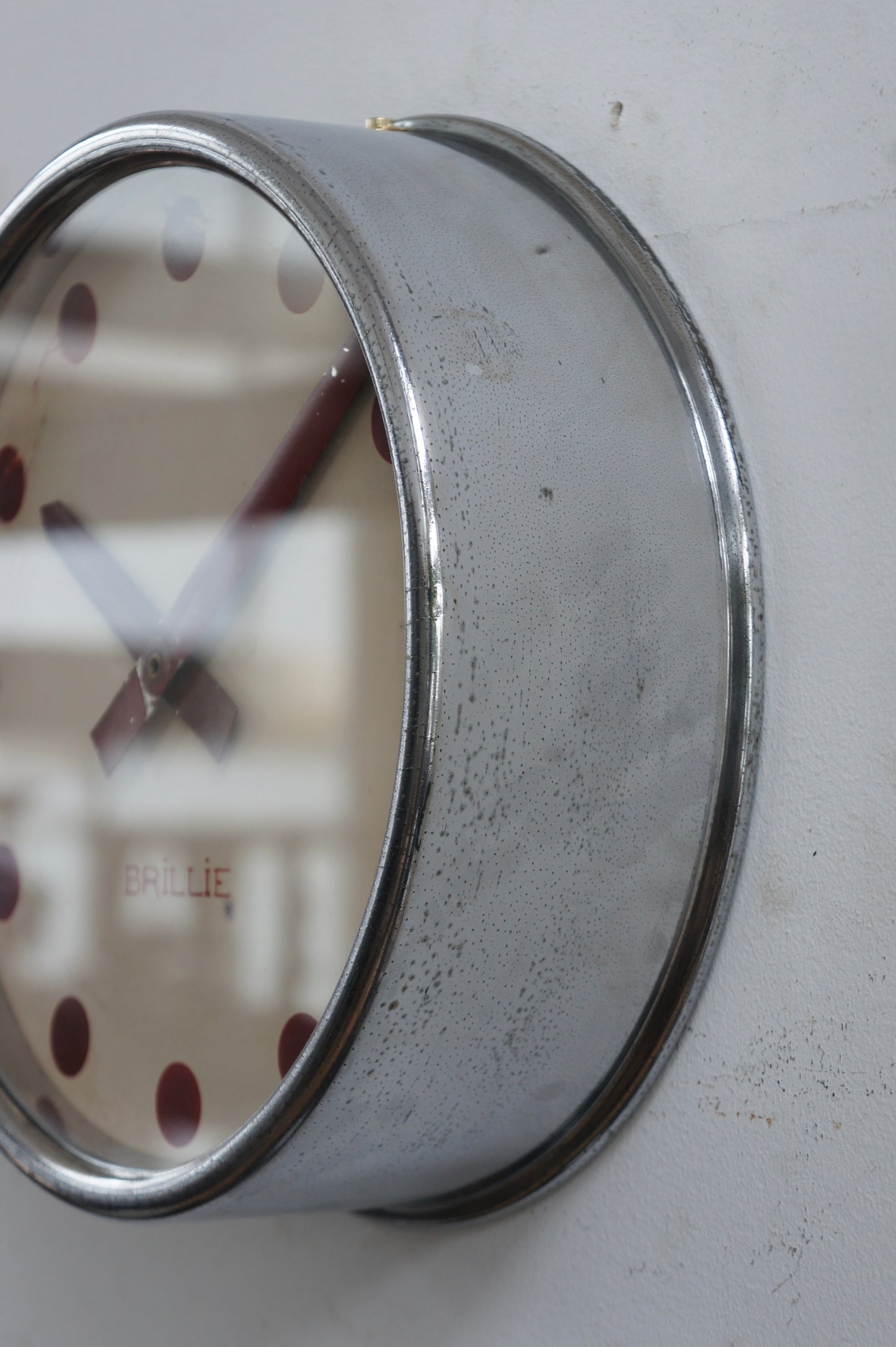 BRILLIÉ Wall Clock / Red dot index
