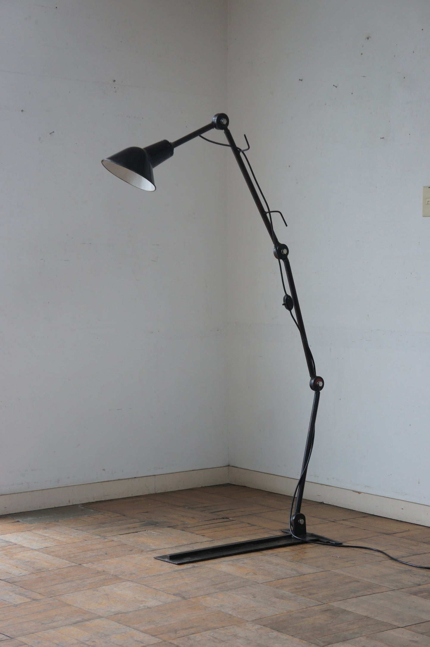 4 Arm Workshop Light
