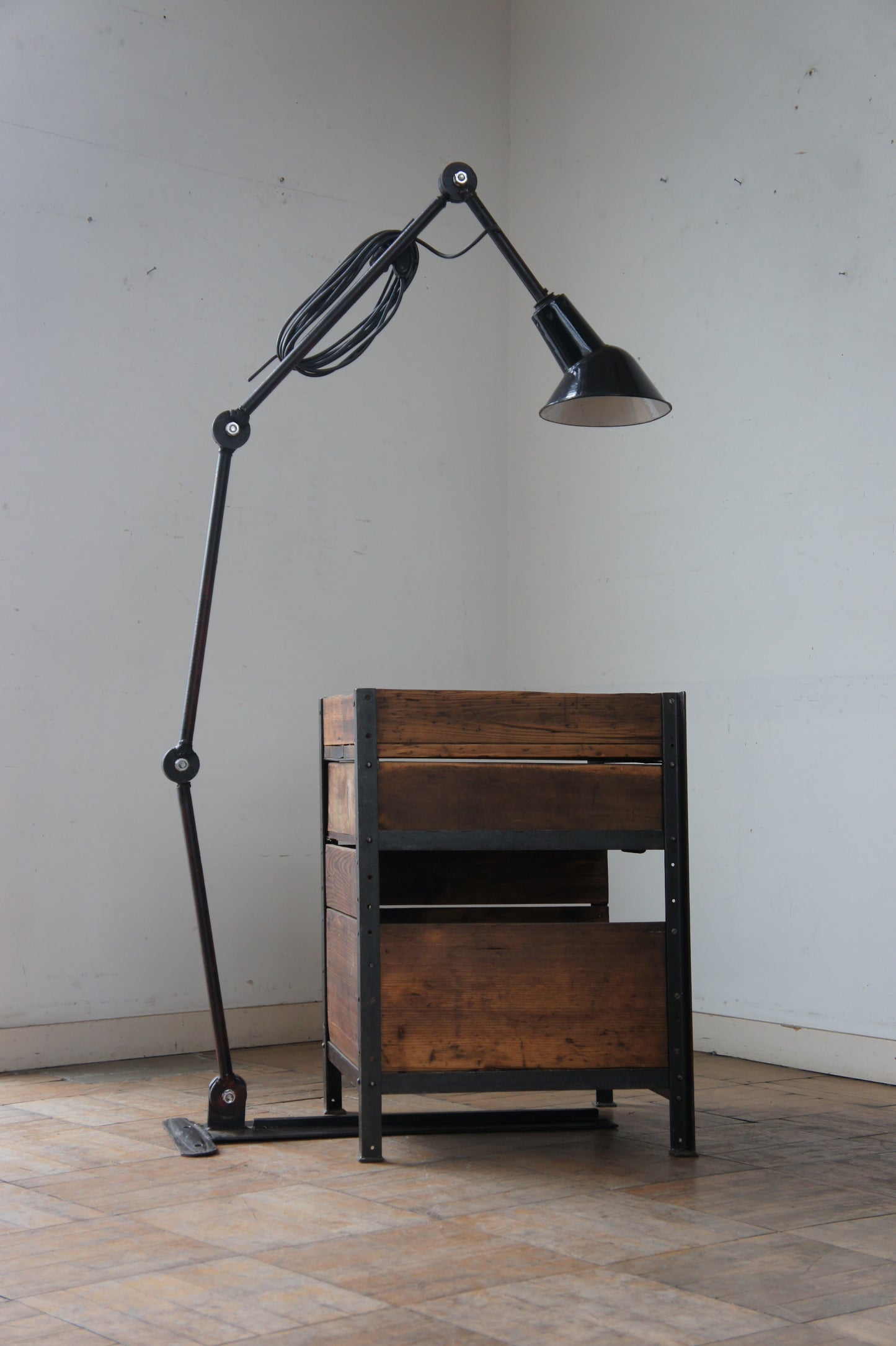 4 Arm Workshop Light
