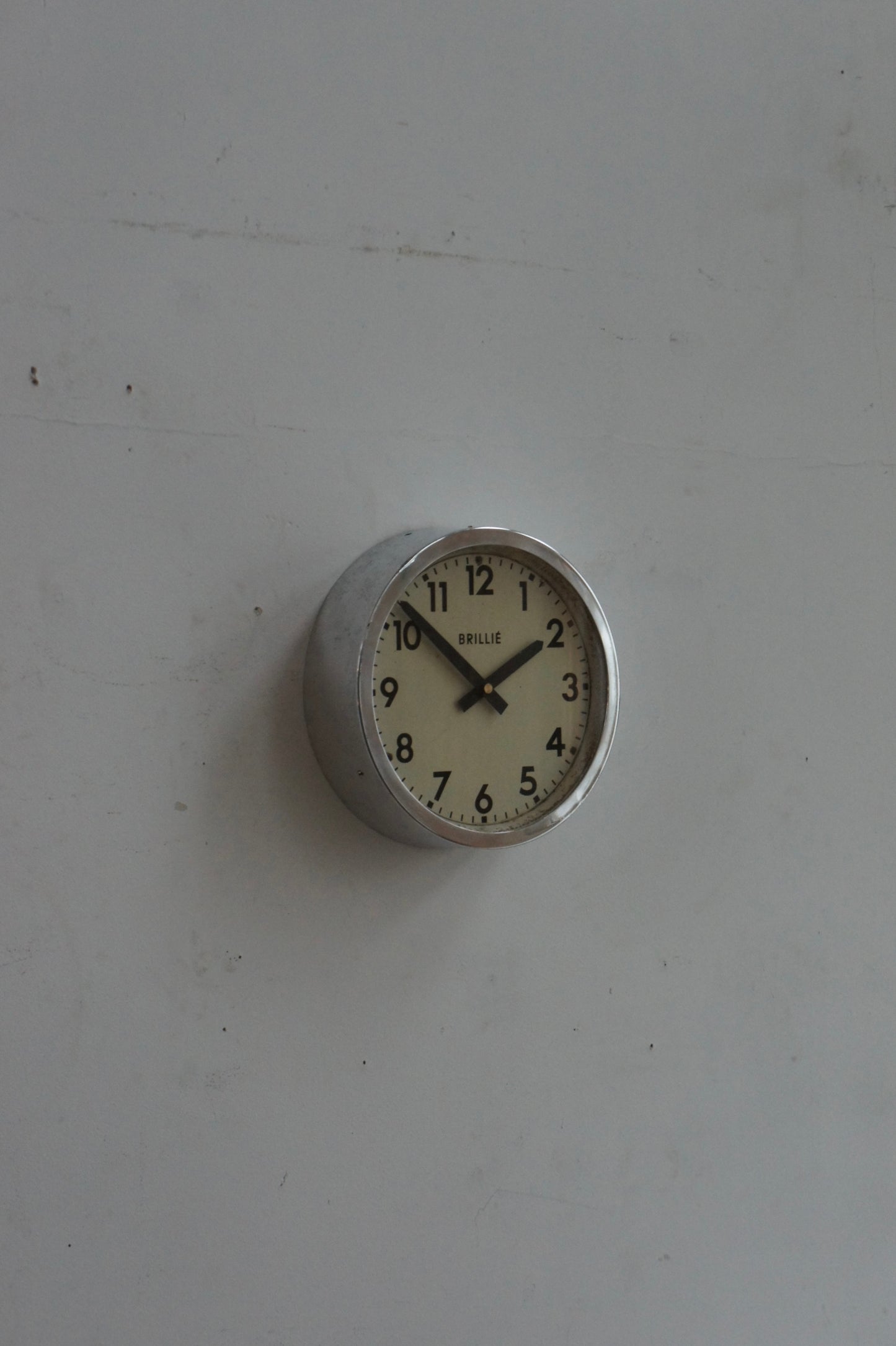 BRILLIÉ Wall Clock / Polish aluminium