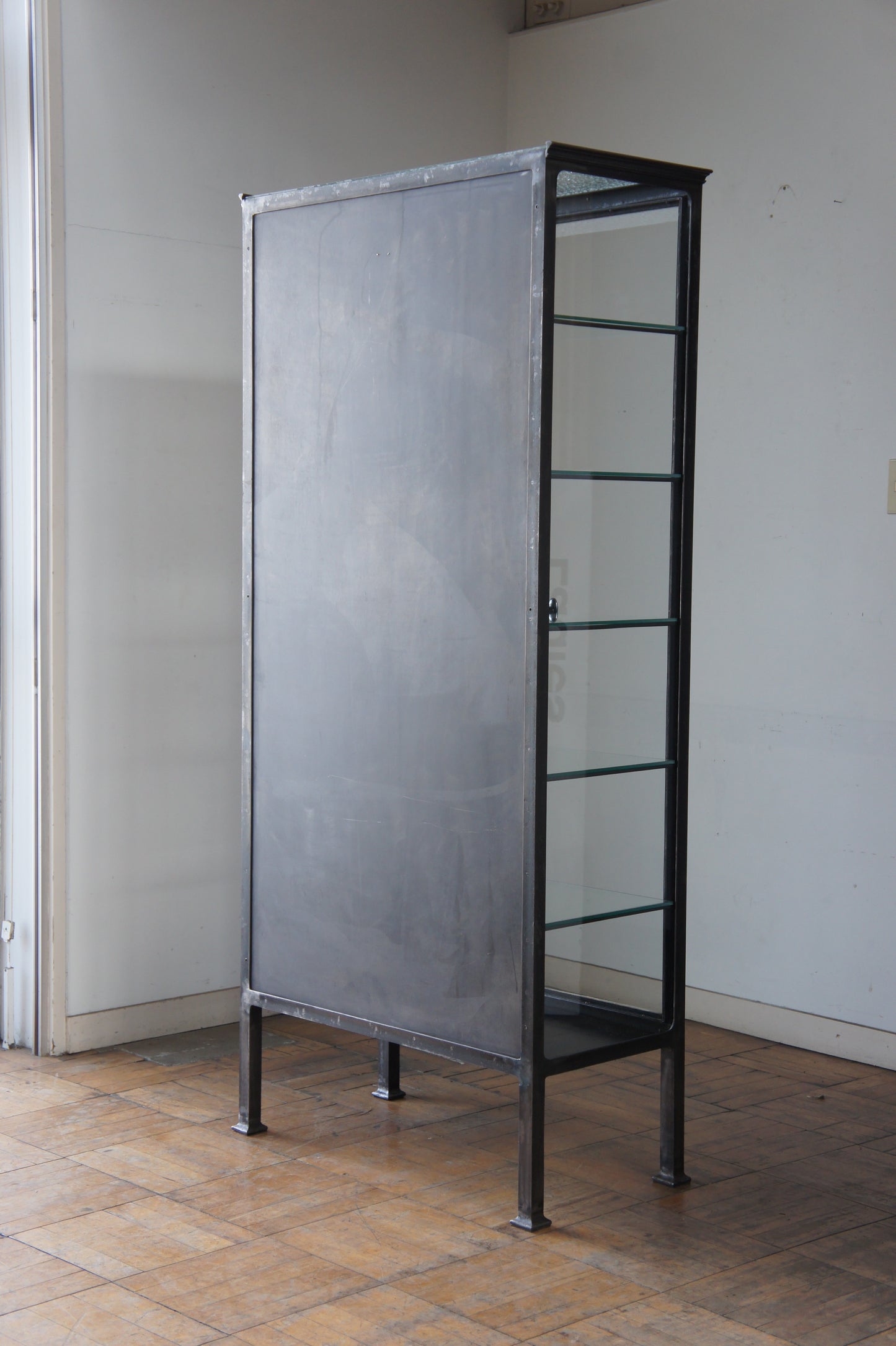 DUFFAUD Medical glass cabinet