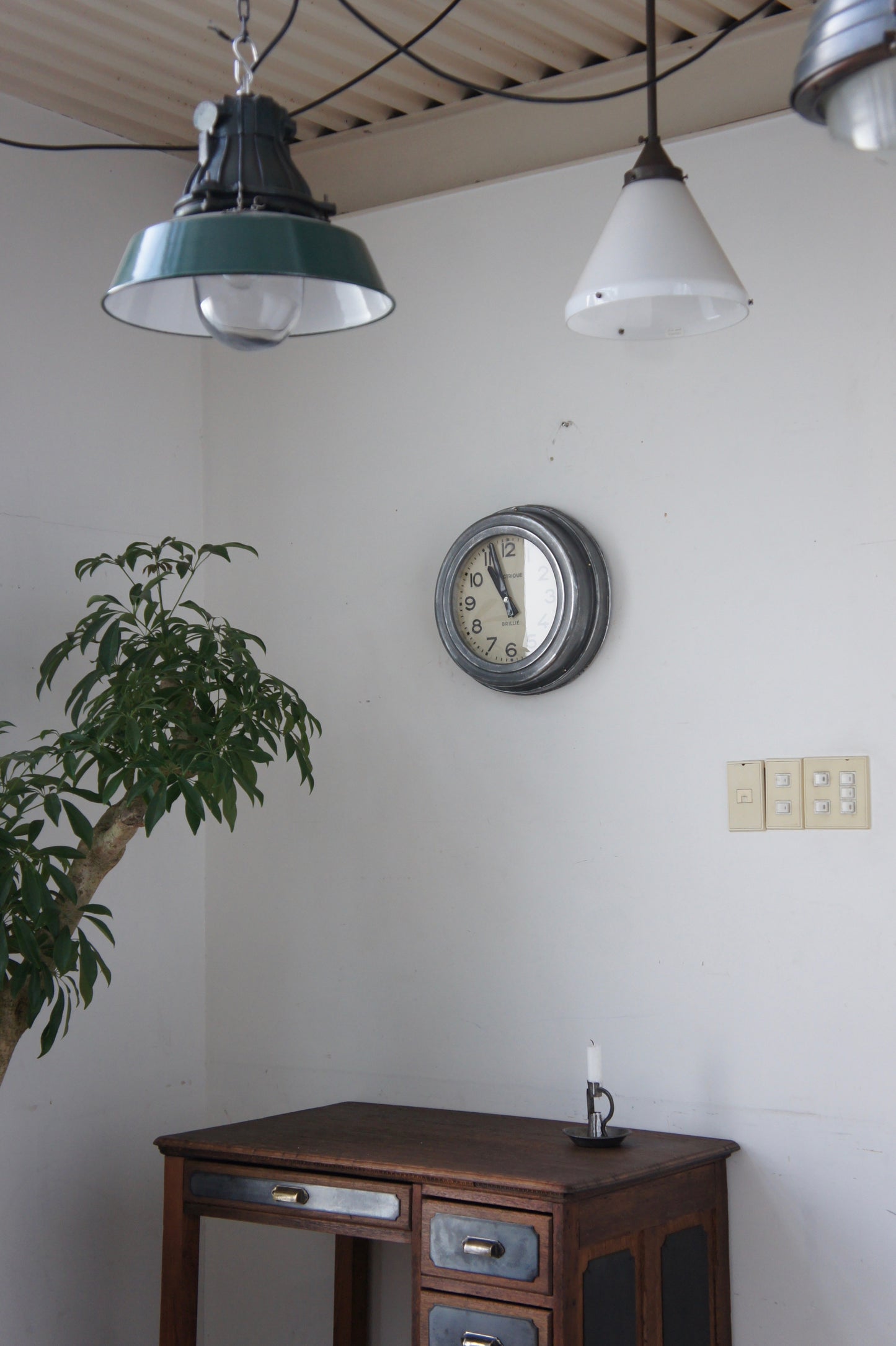 BRILLIÉ Wall clock / aluminium