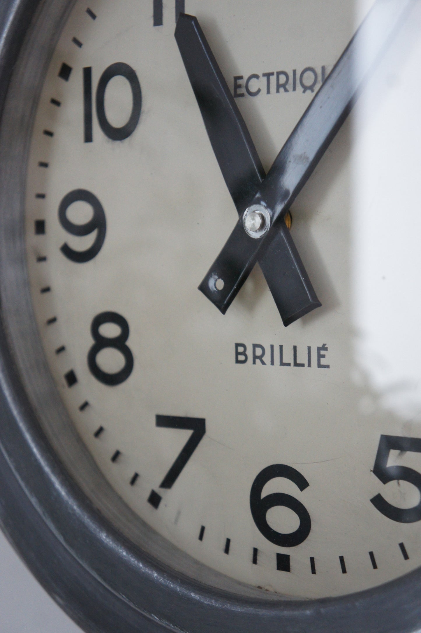 BRILLIÉ Wall clock / aluminium