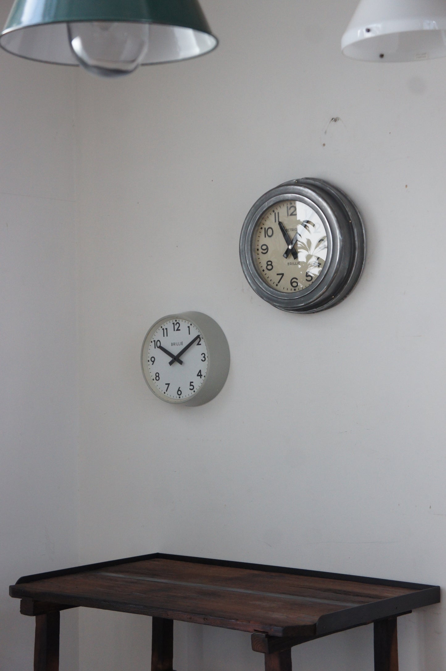 BRILLIÉ Wall clock / aluminium