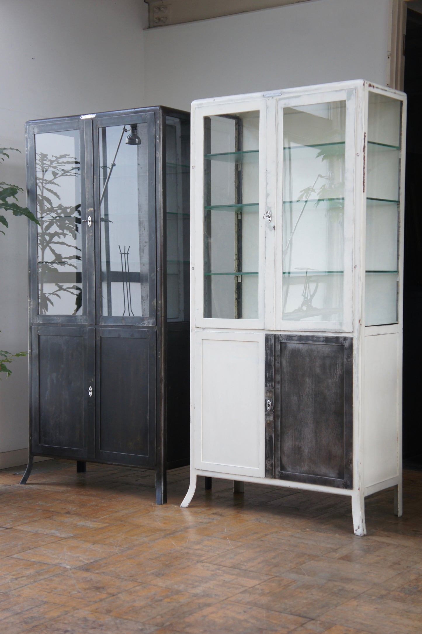 Medical glass cabinet 80 / WT