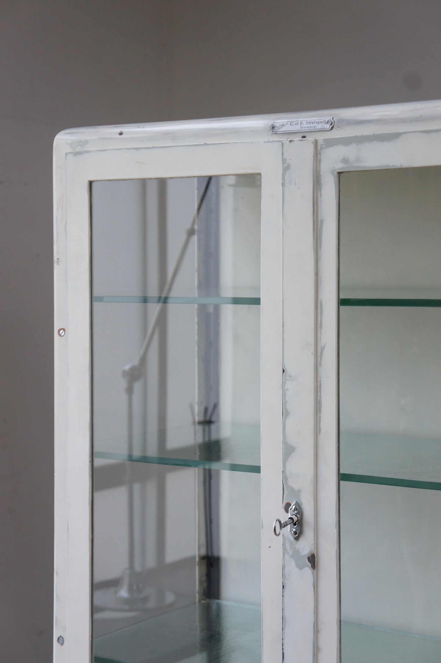 Medical glass cabinet 80 / WT