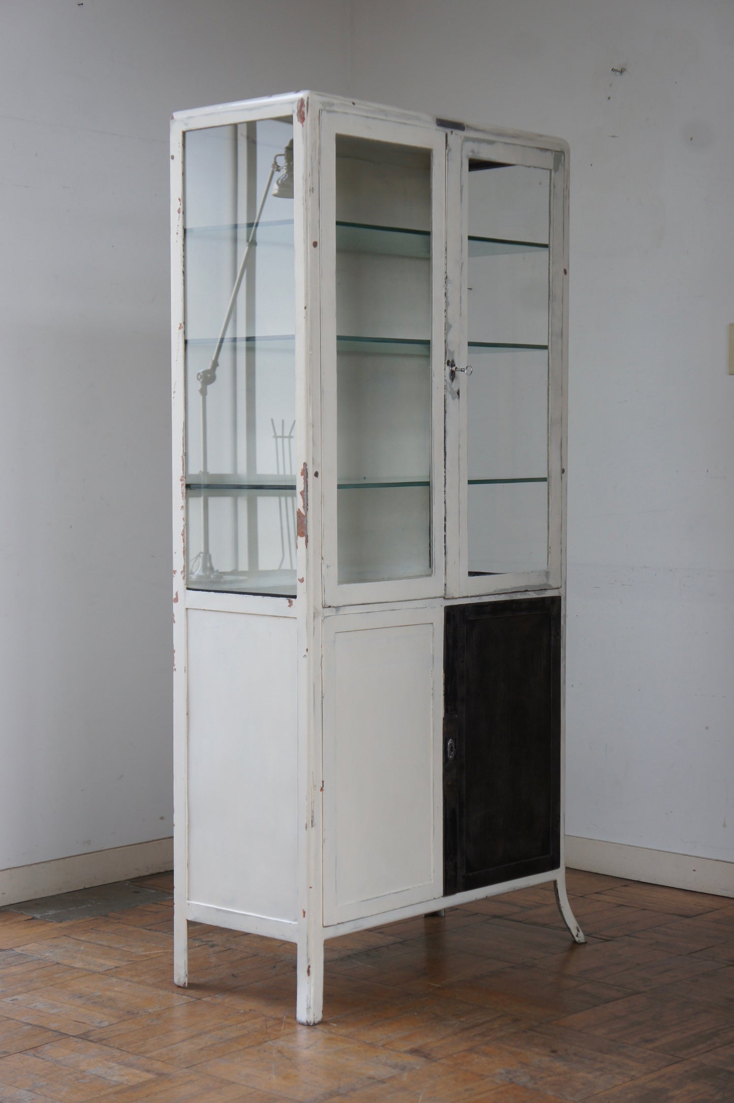 Medical glass cabinet 80 / WT