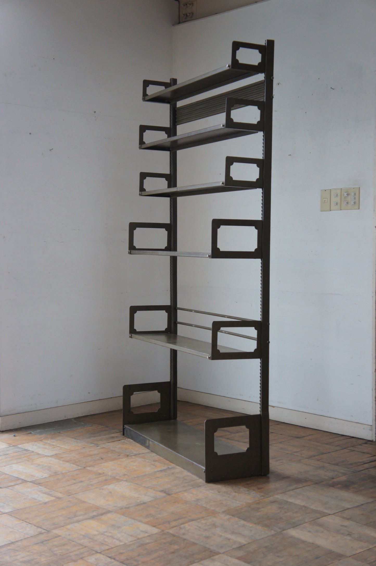 STRAFOR Bibliothèque Shelves