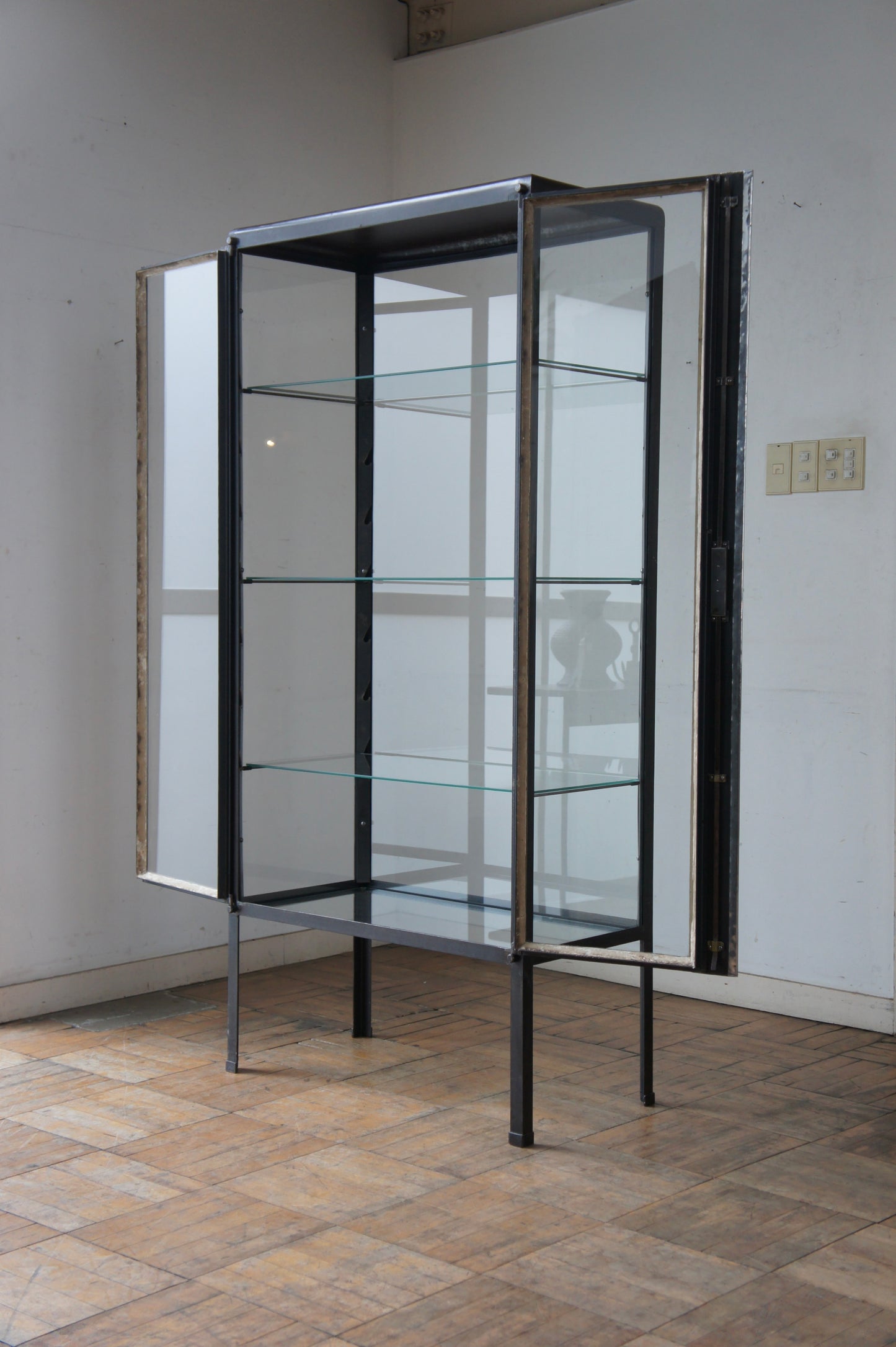 Metal display glass cabinet 80