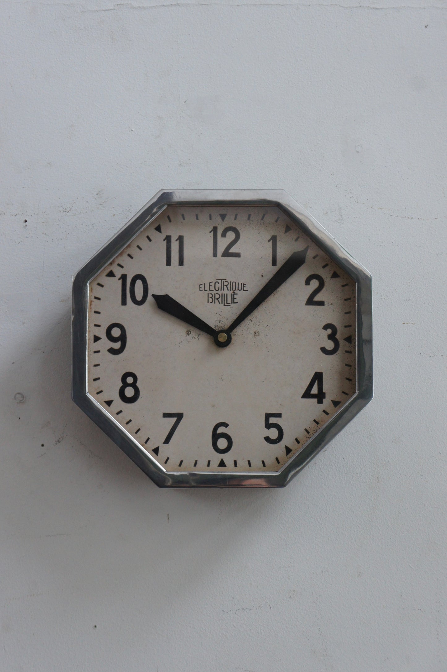 BRILLIÉ Wall Clock / octogone noir