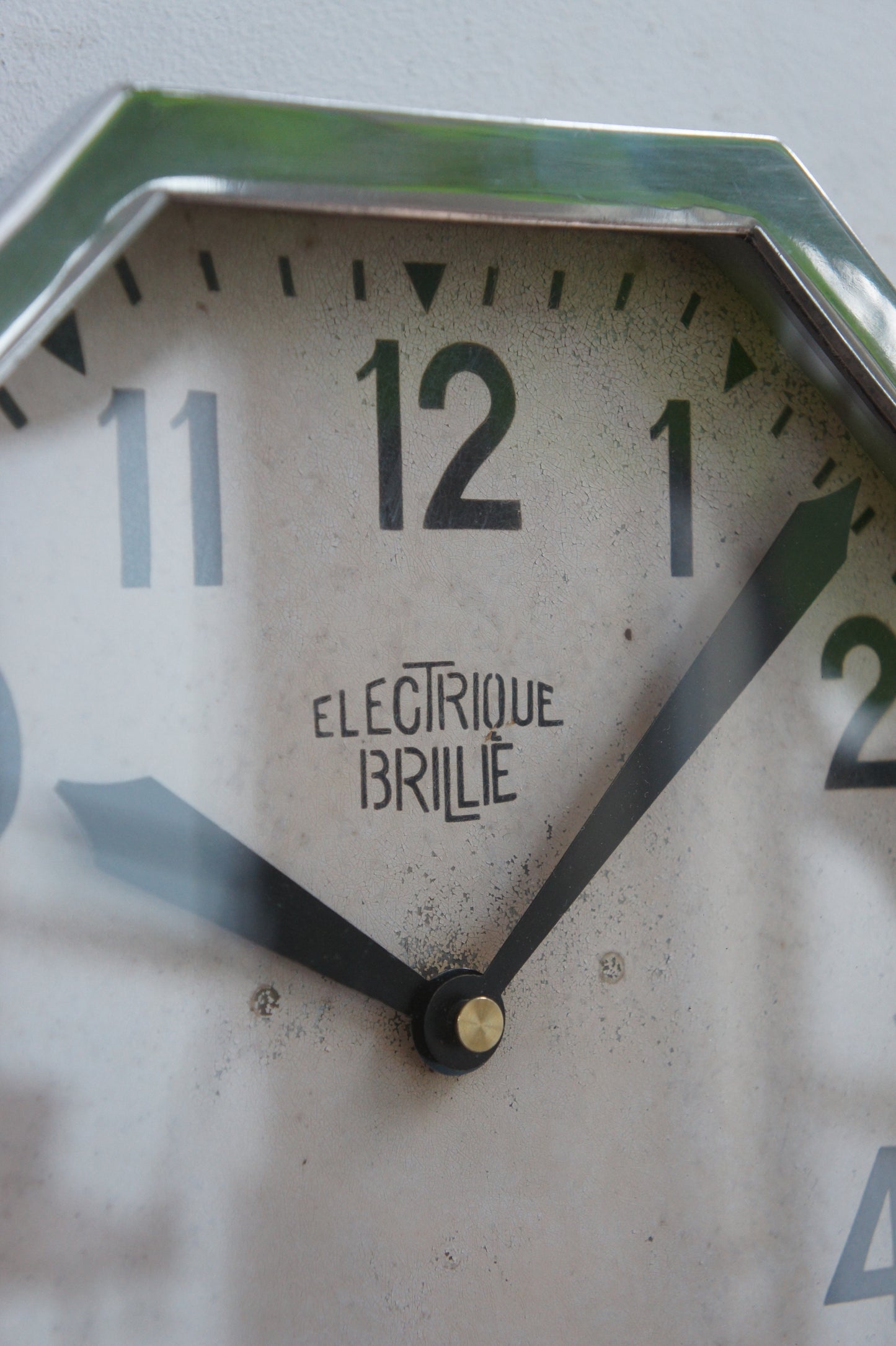 BRILLIÉ Wall Clock / octogone noir
