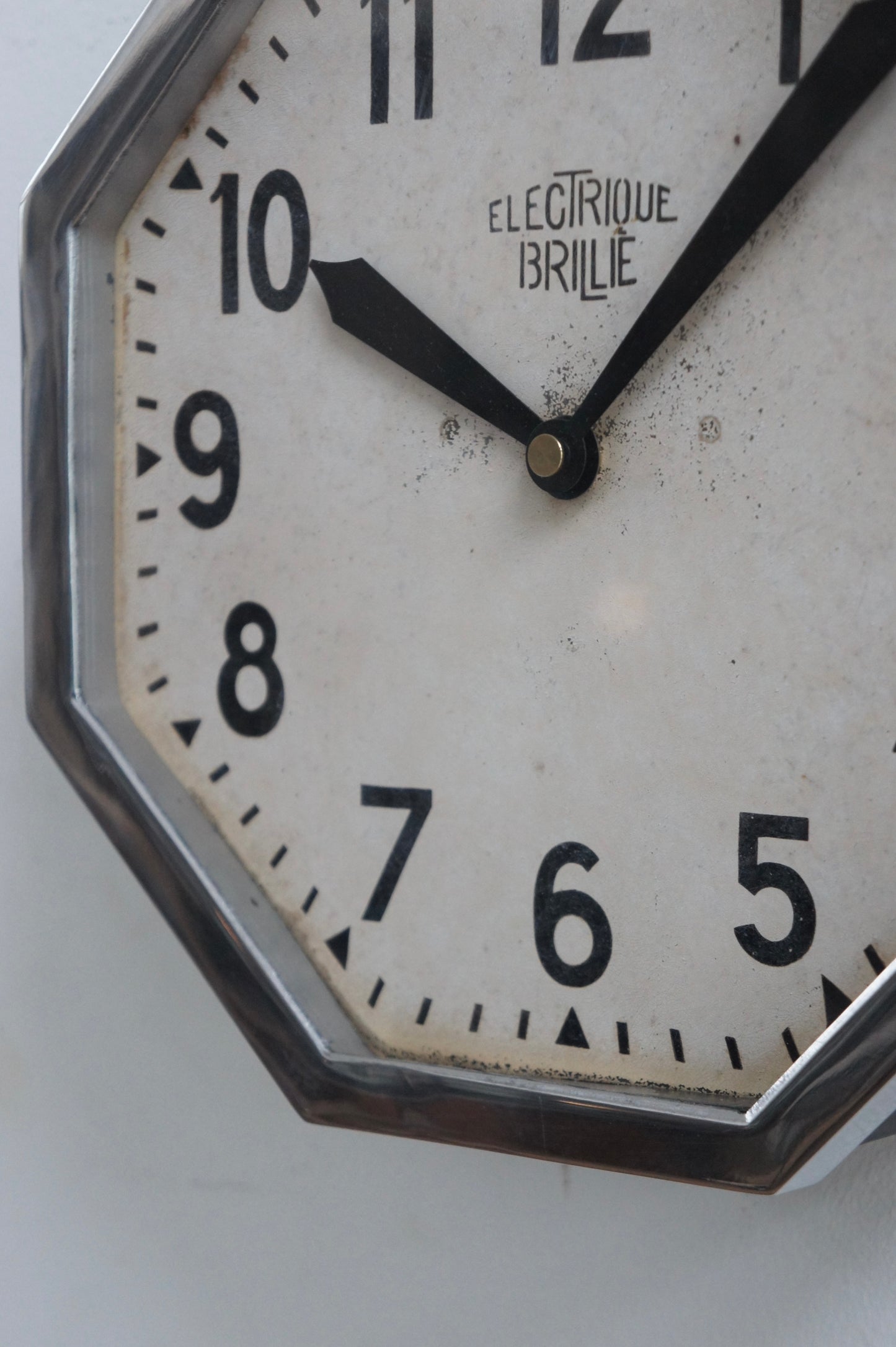 BRILLIÉ Wall Clock / octogone noir