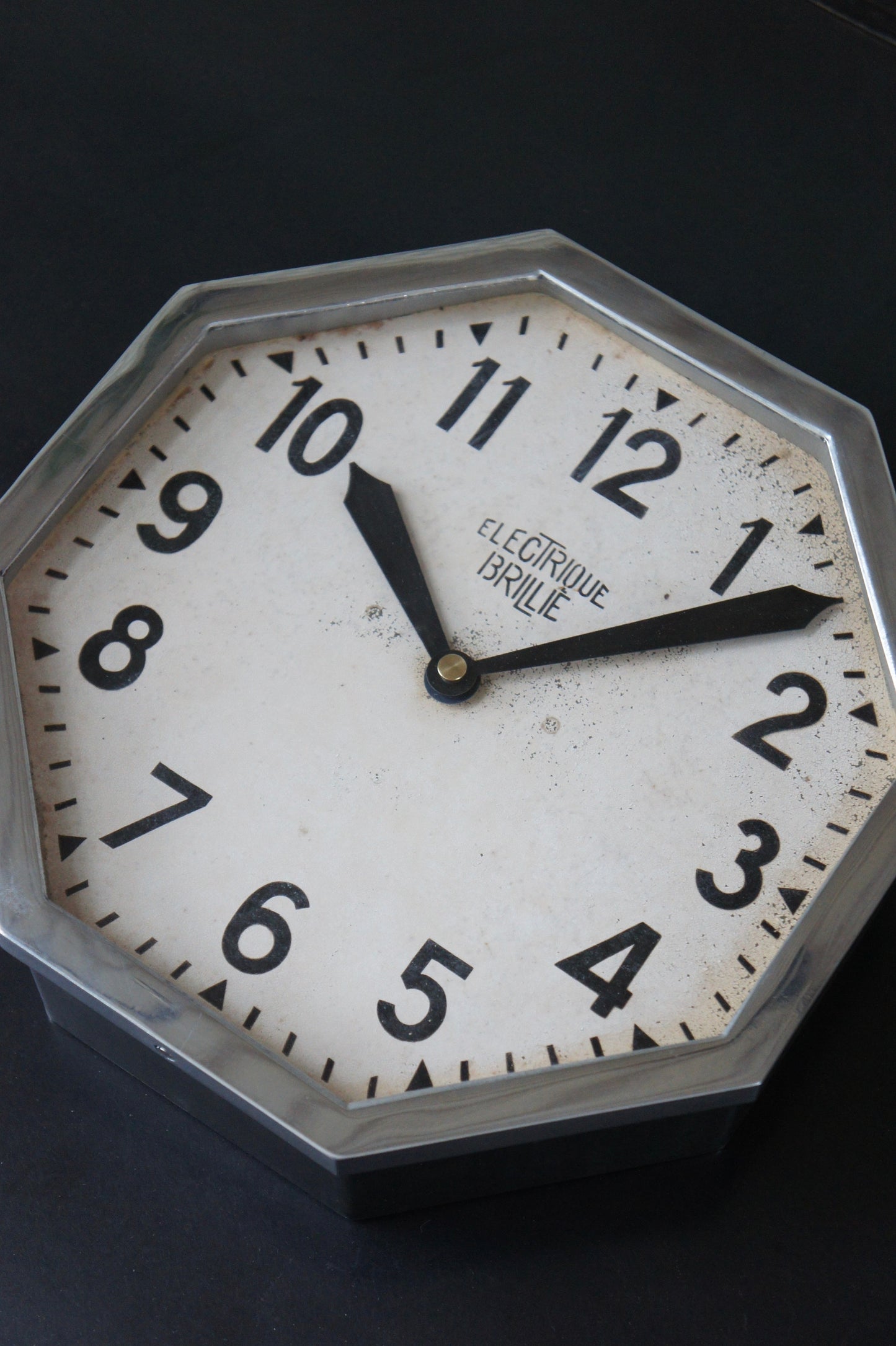 BRILLIÉ Wall Clock / octogone noir