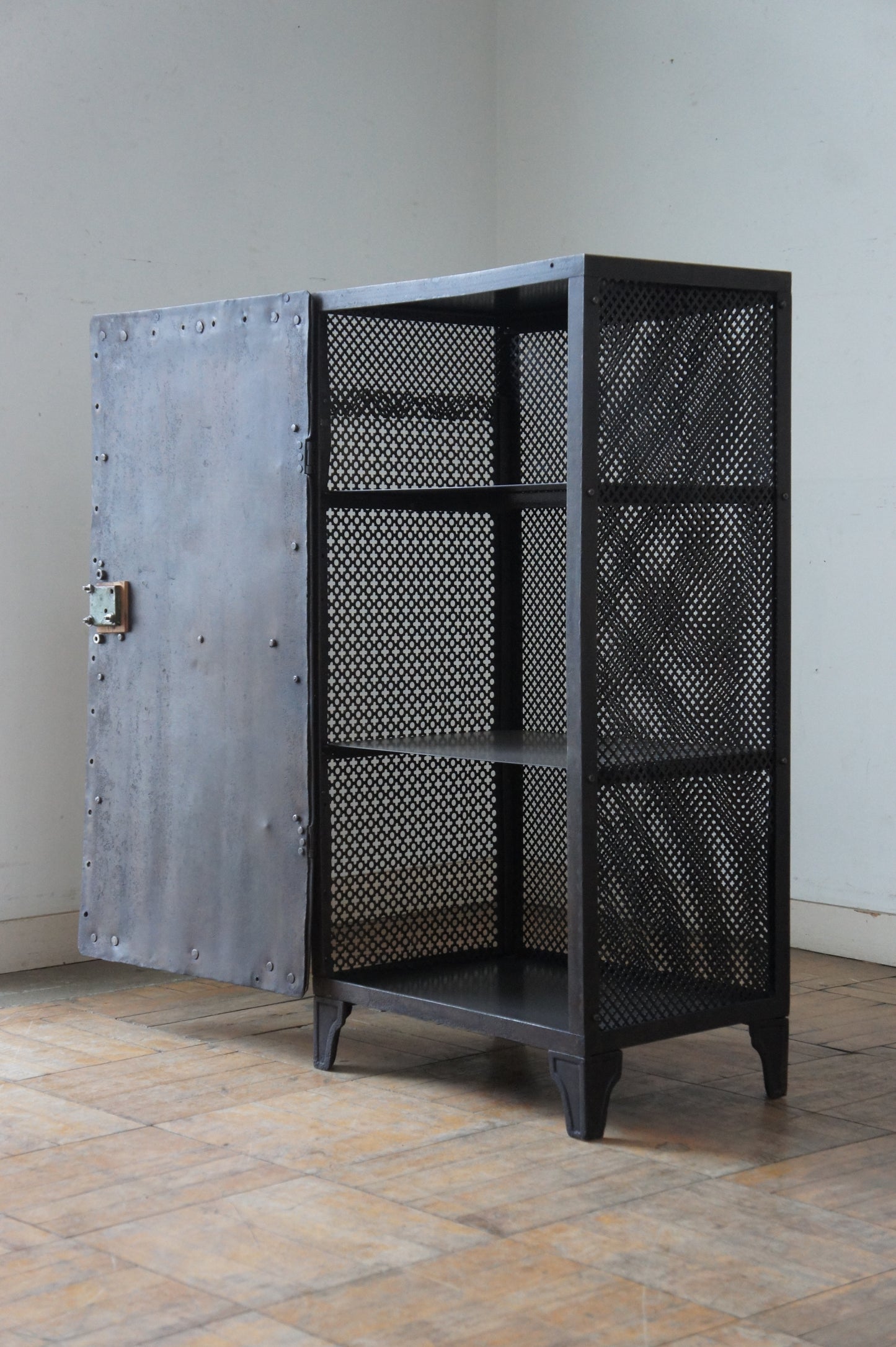 Metal storage cabinet / Perforated metal