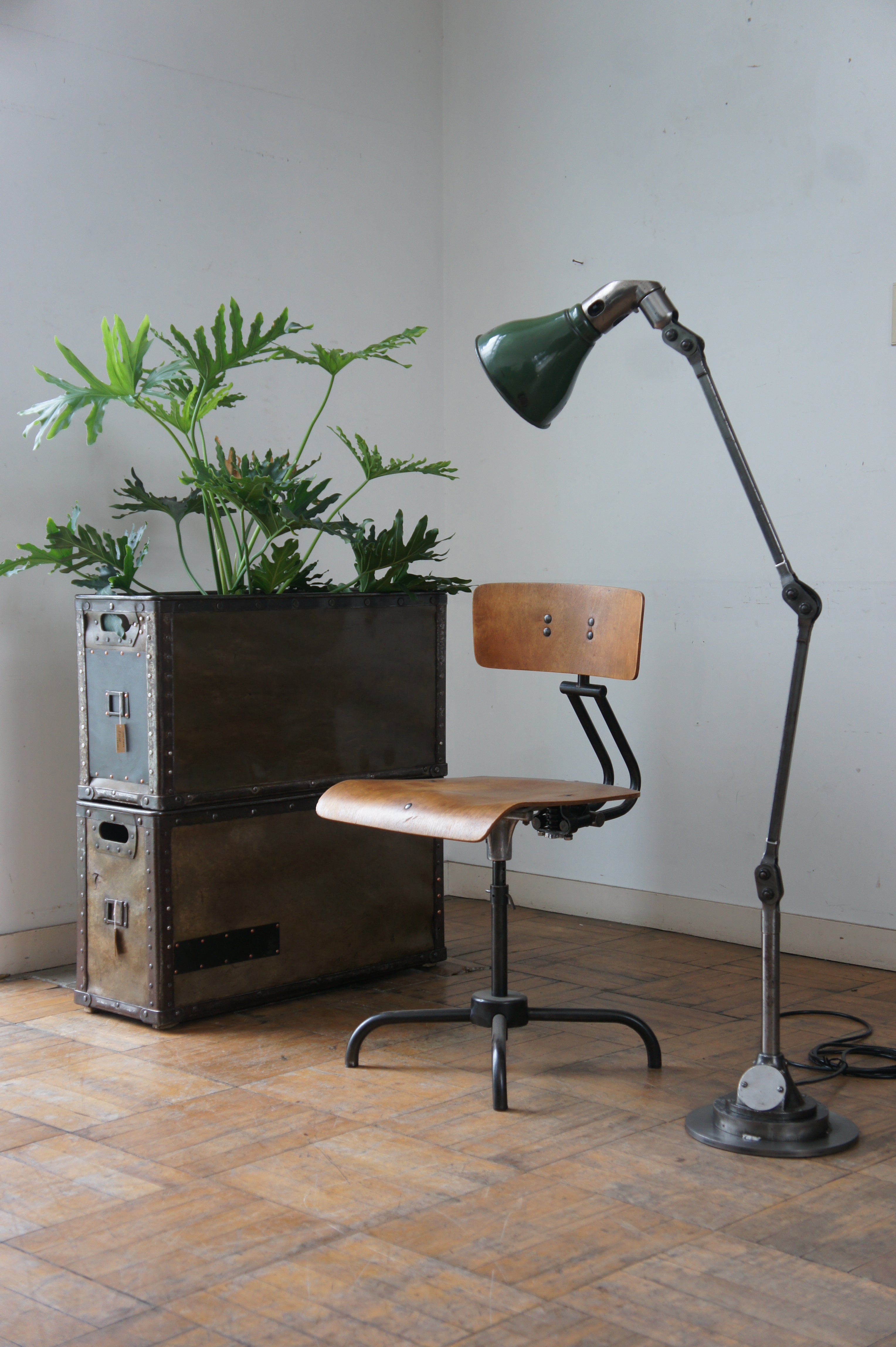 MEK-ELEK Stand light – fertravail