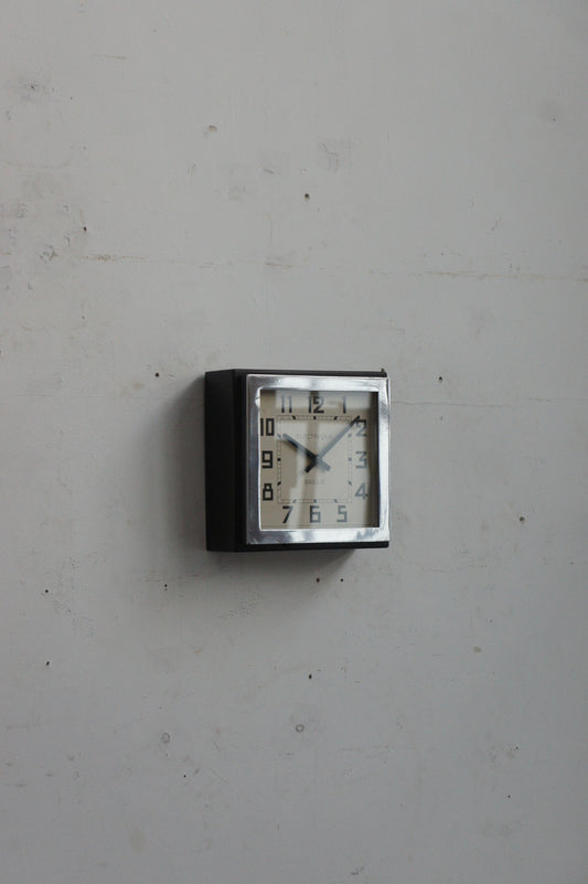 BRILLIÉ Wall Clock / carré noir