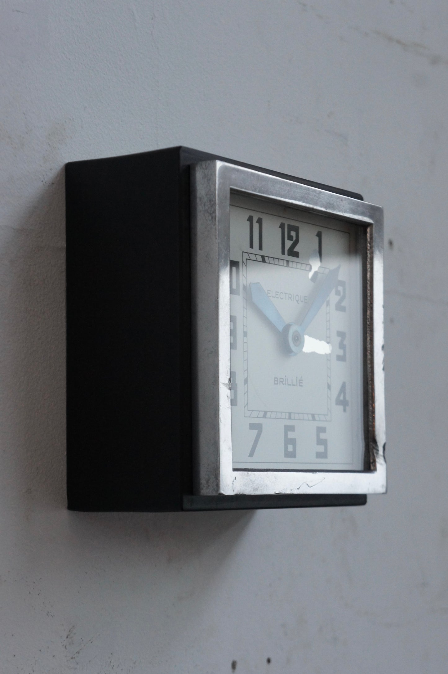 BRILLIÉ Wall Clock / carré noir petit