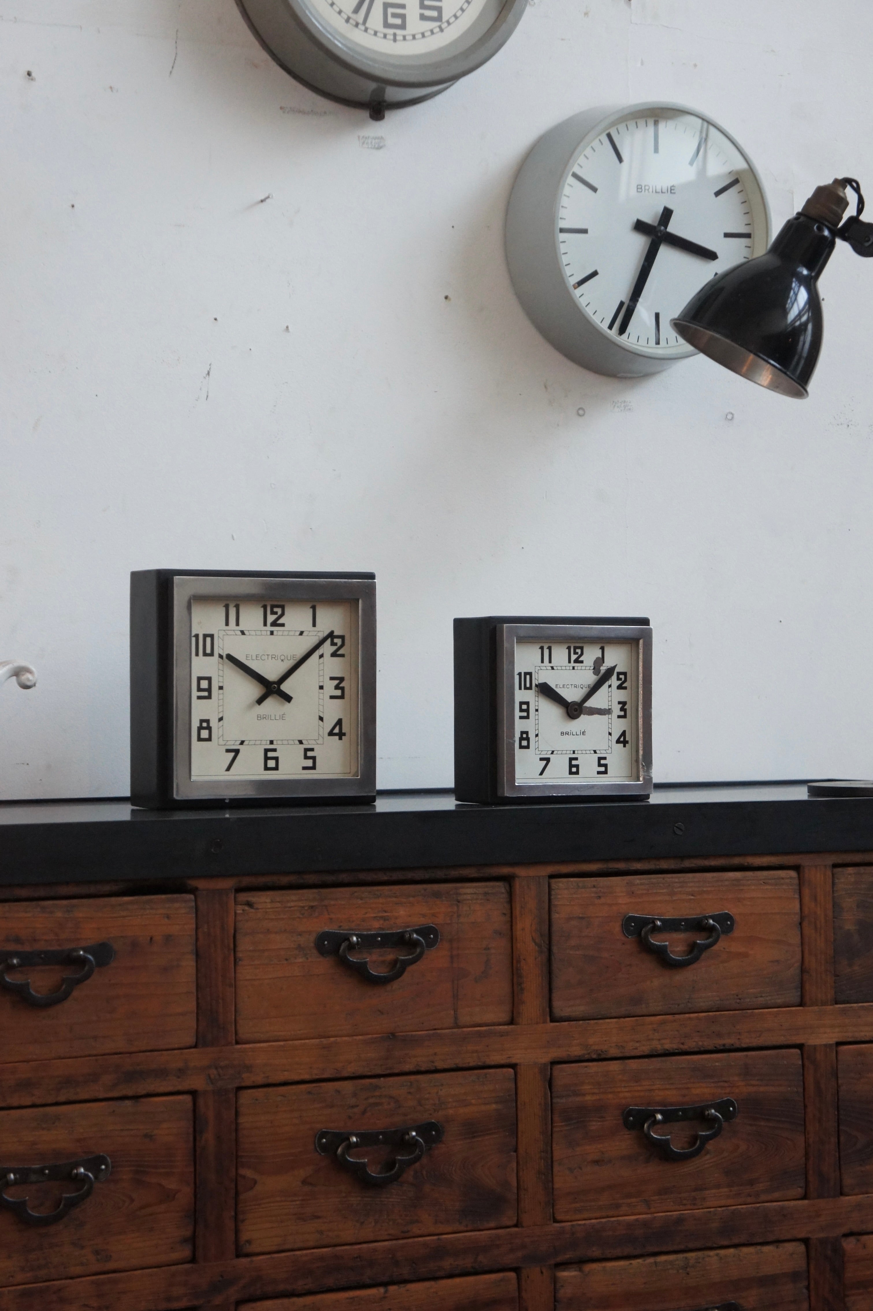 BRILLIÉ Wall Clock / carré noir – fertravail