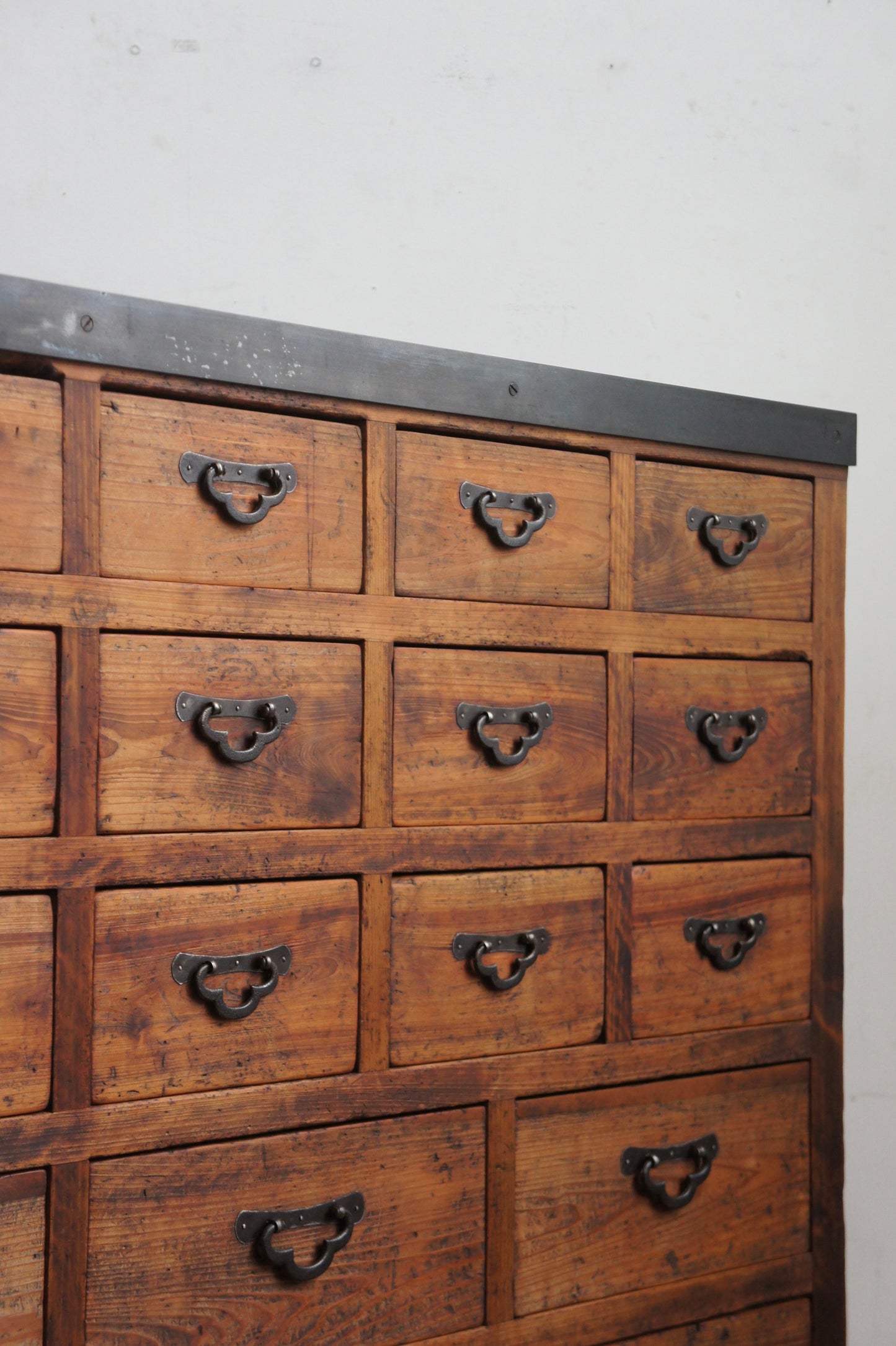 Drawers cabinet 26