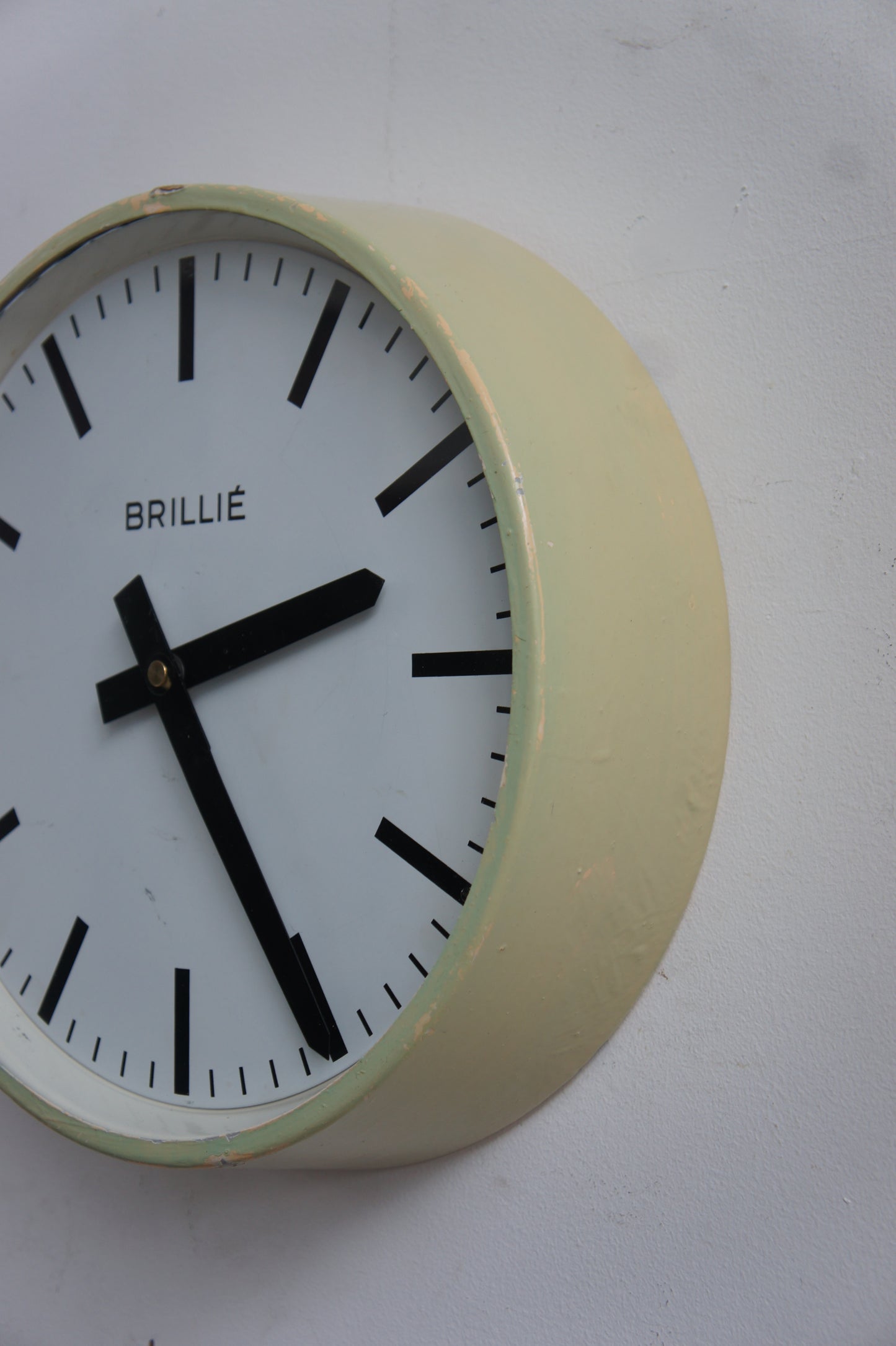 BRILLIÉ Wall clock / vert blanc