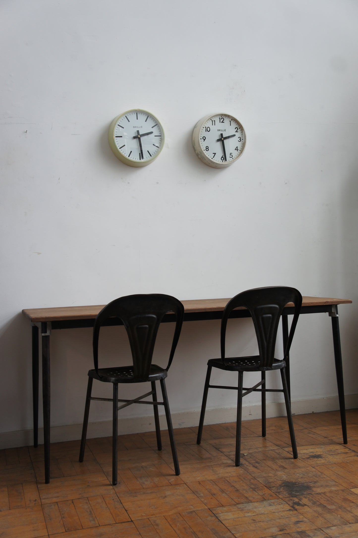 BRILLIÉ Wall clock / blanc