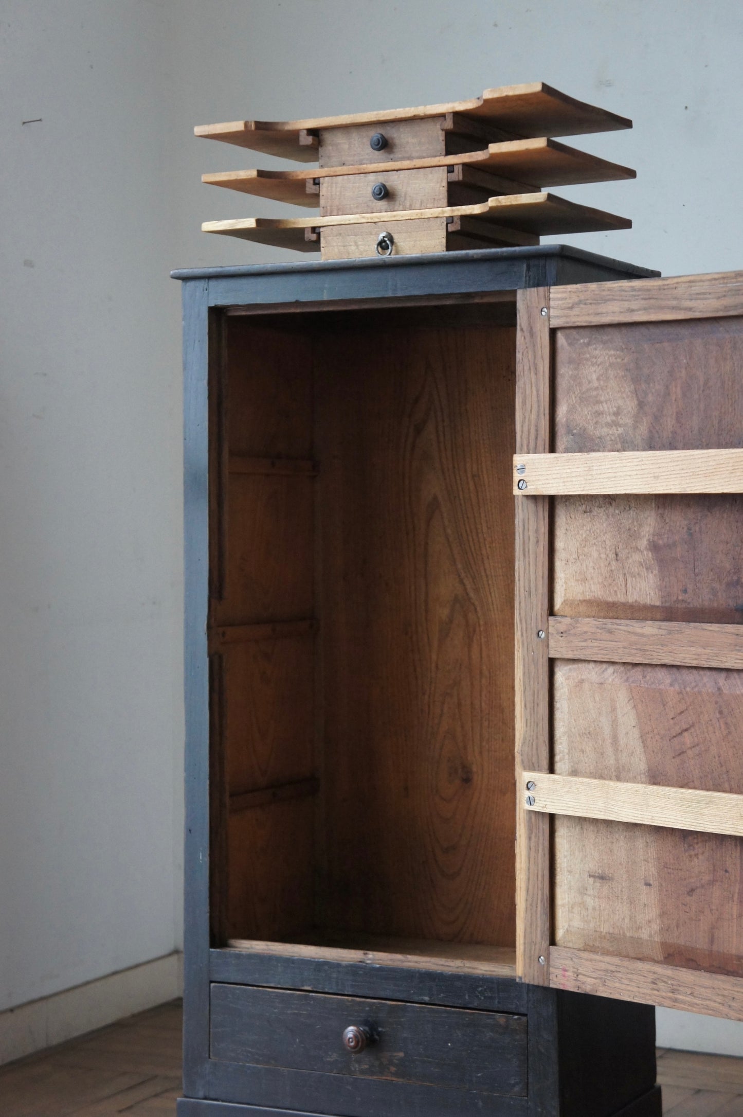 Workshop cabinet / Meuble d'atelier