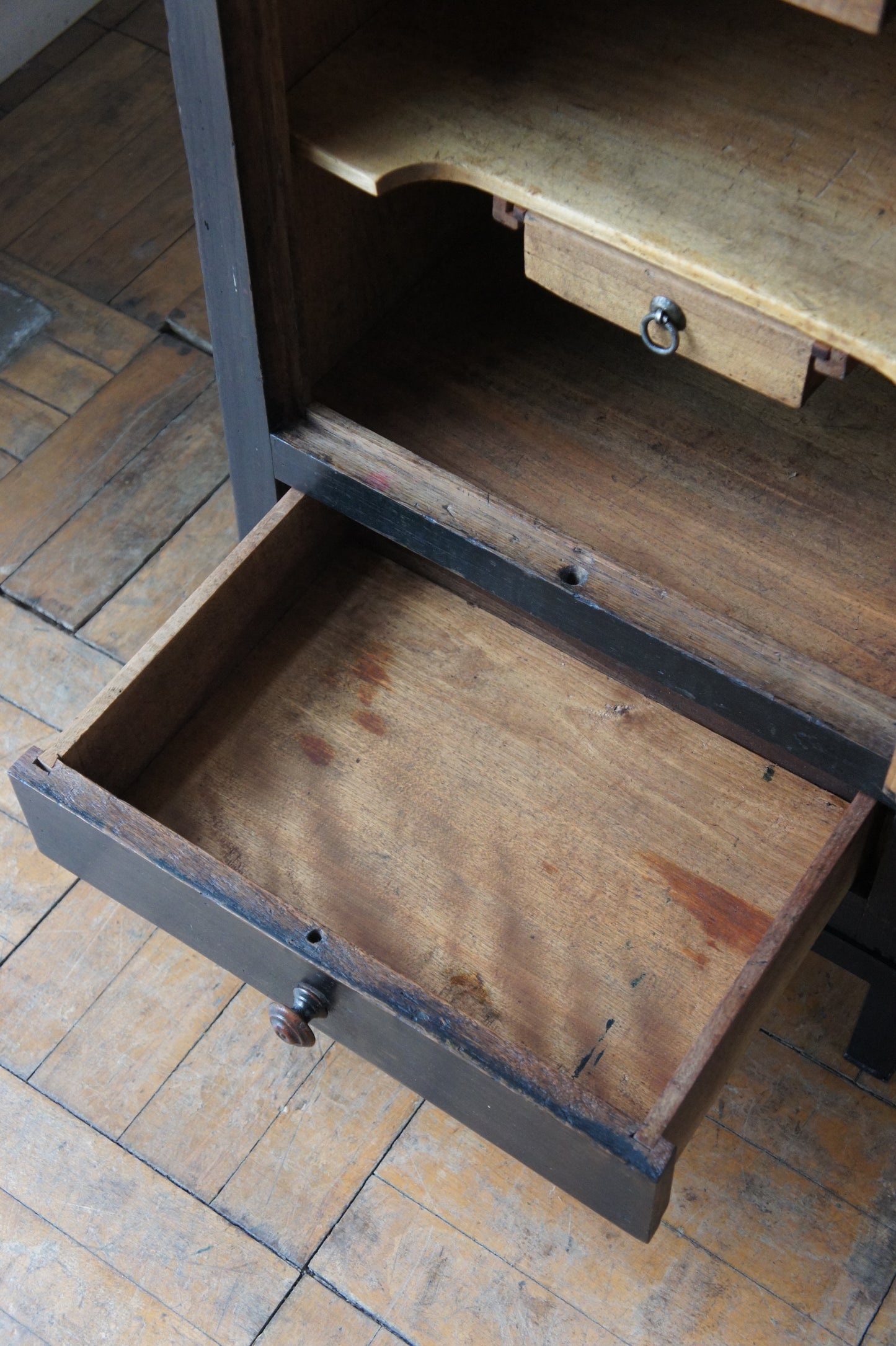 Workshop cabinet / Meuble d'atelier