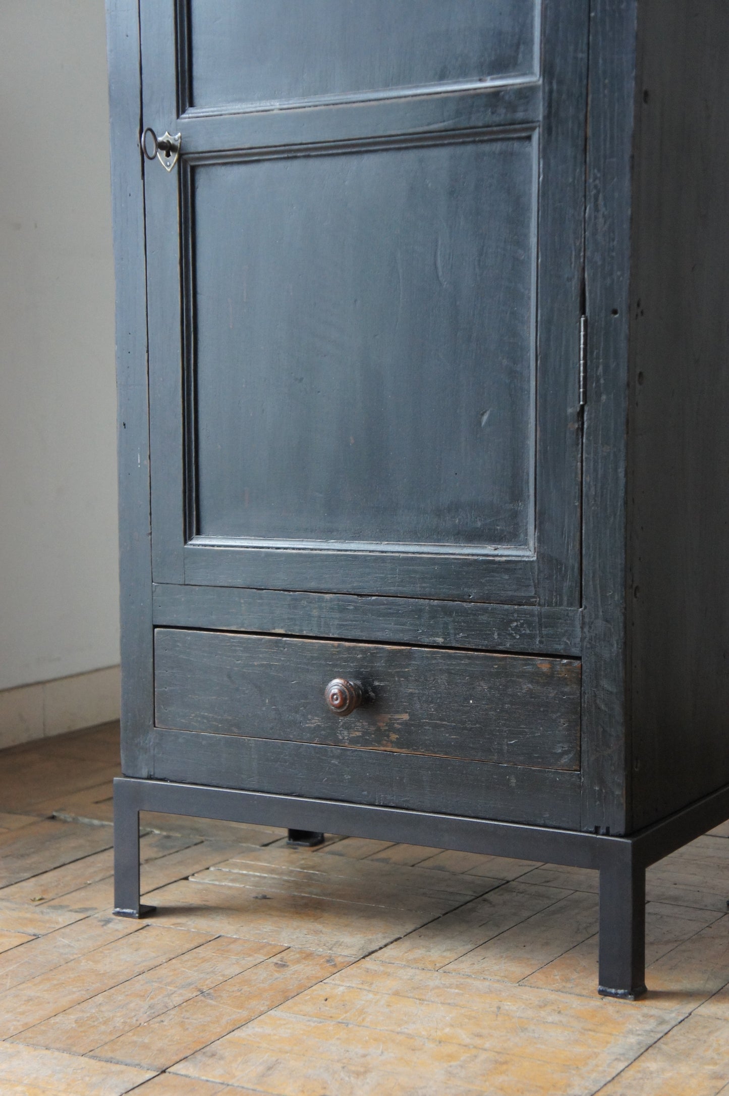 Workshop cabinet / Meuble d'atelier