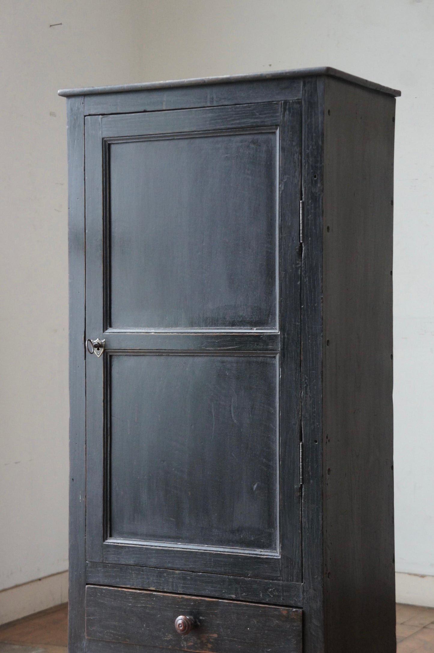 Workshop cabinet / Meuble d'atelier