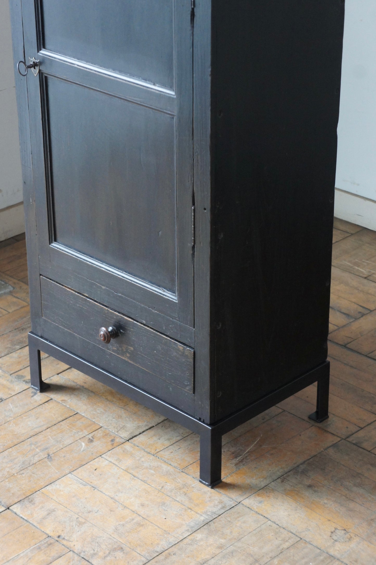 Workshop cabinet / Meuble d'atelier