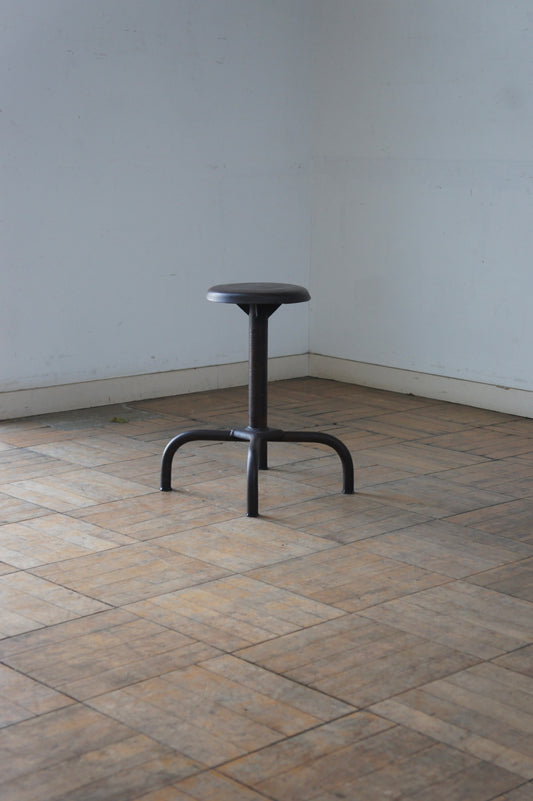 Iron Stool / Rouille