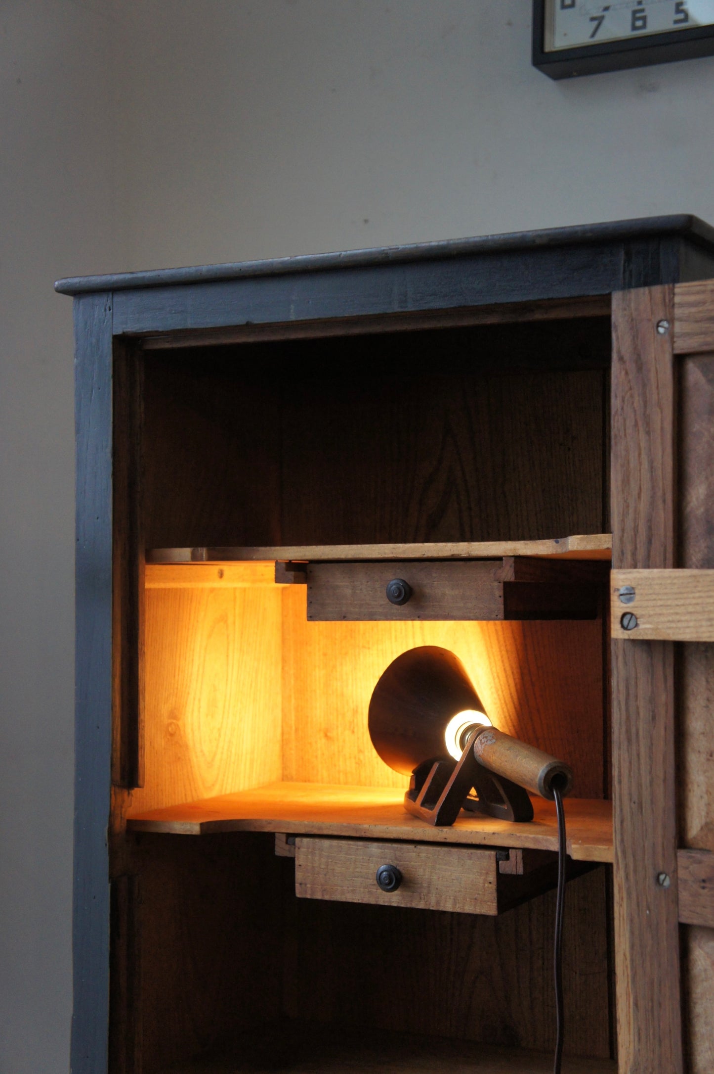 Hand Lamp with Cast Iron Base