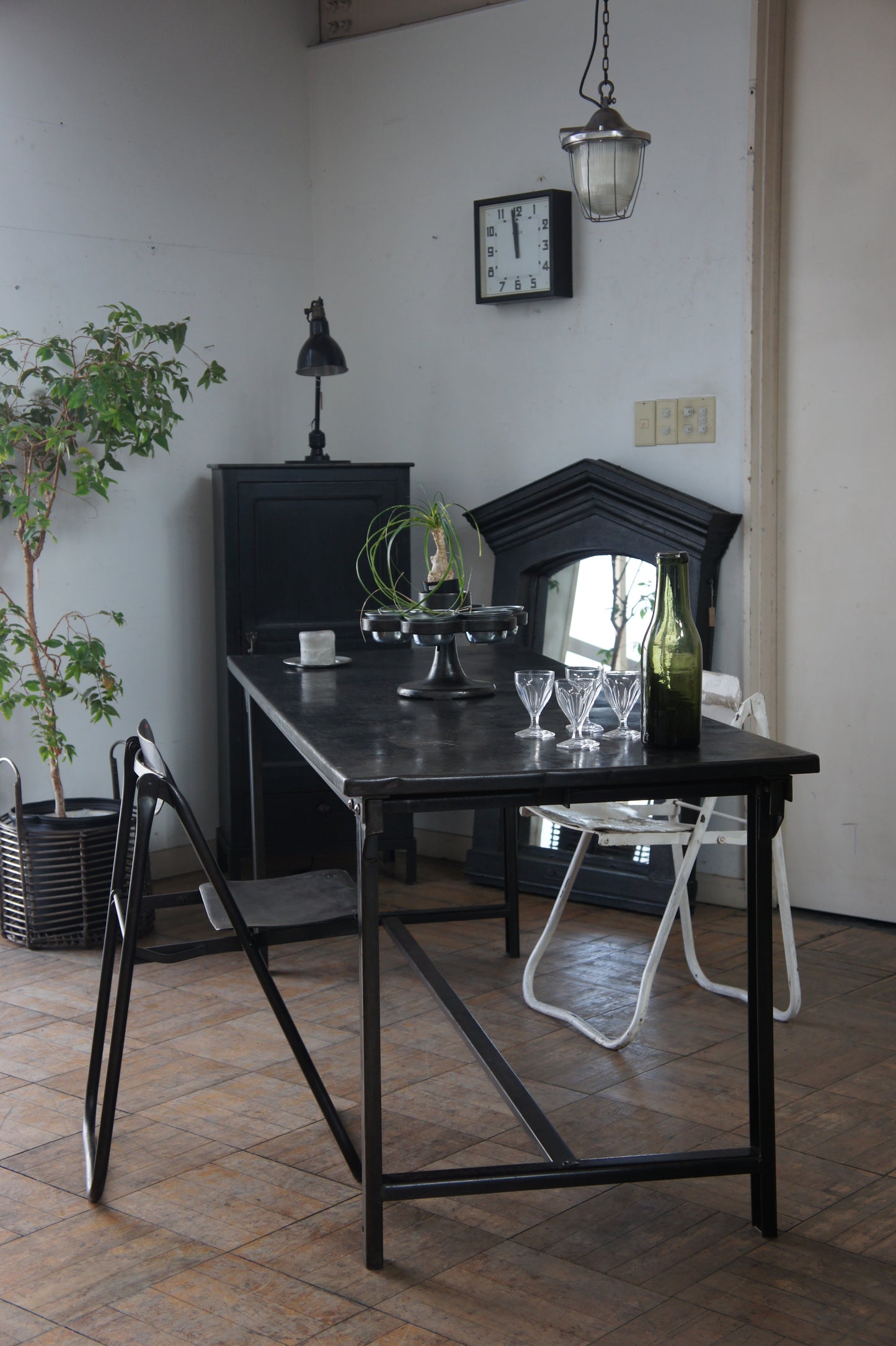 MILITARY Metal table