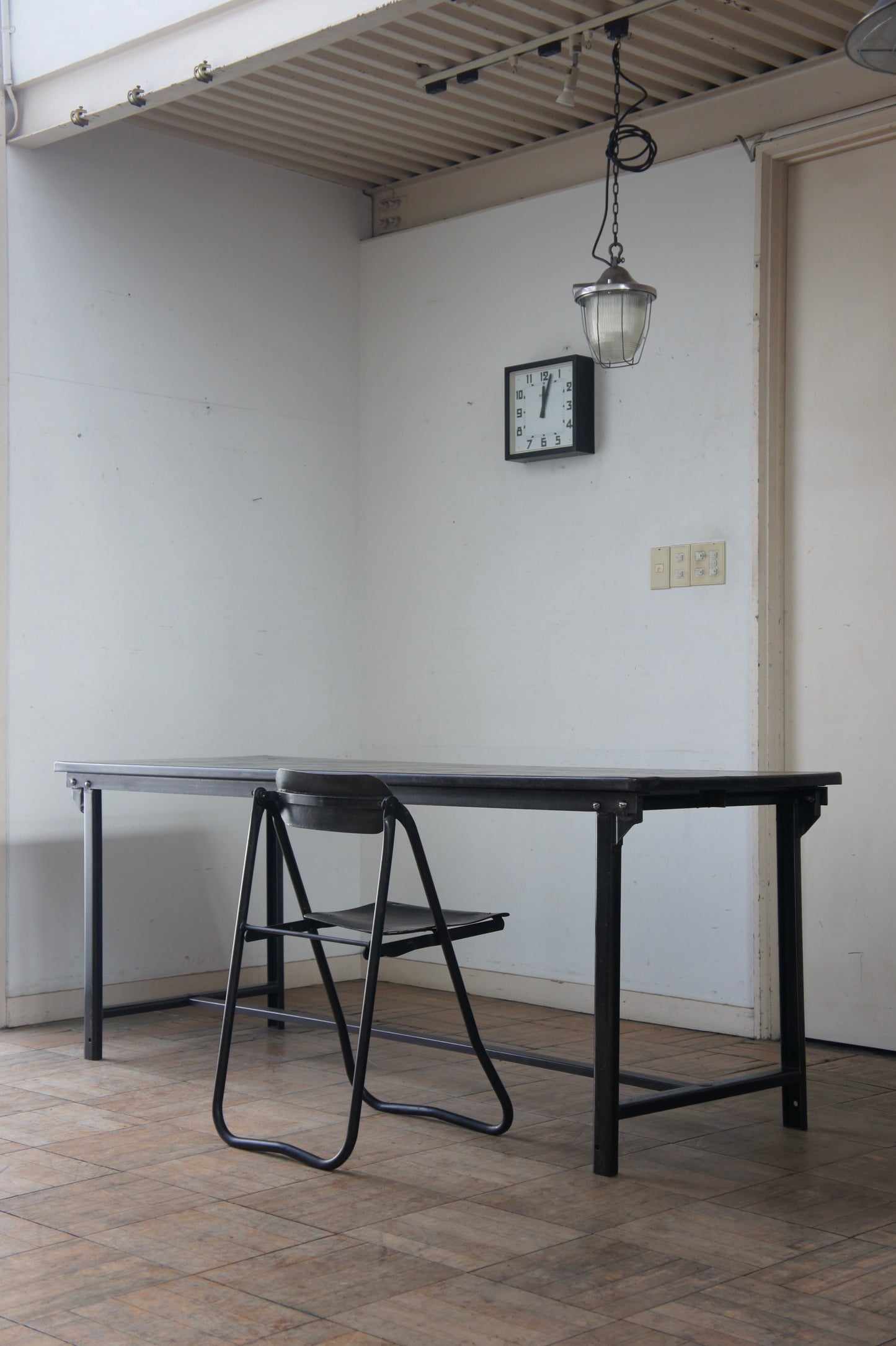 MILITARY Metal table