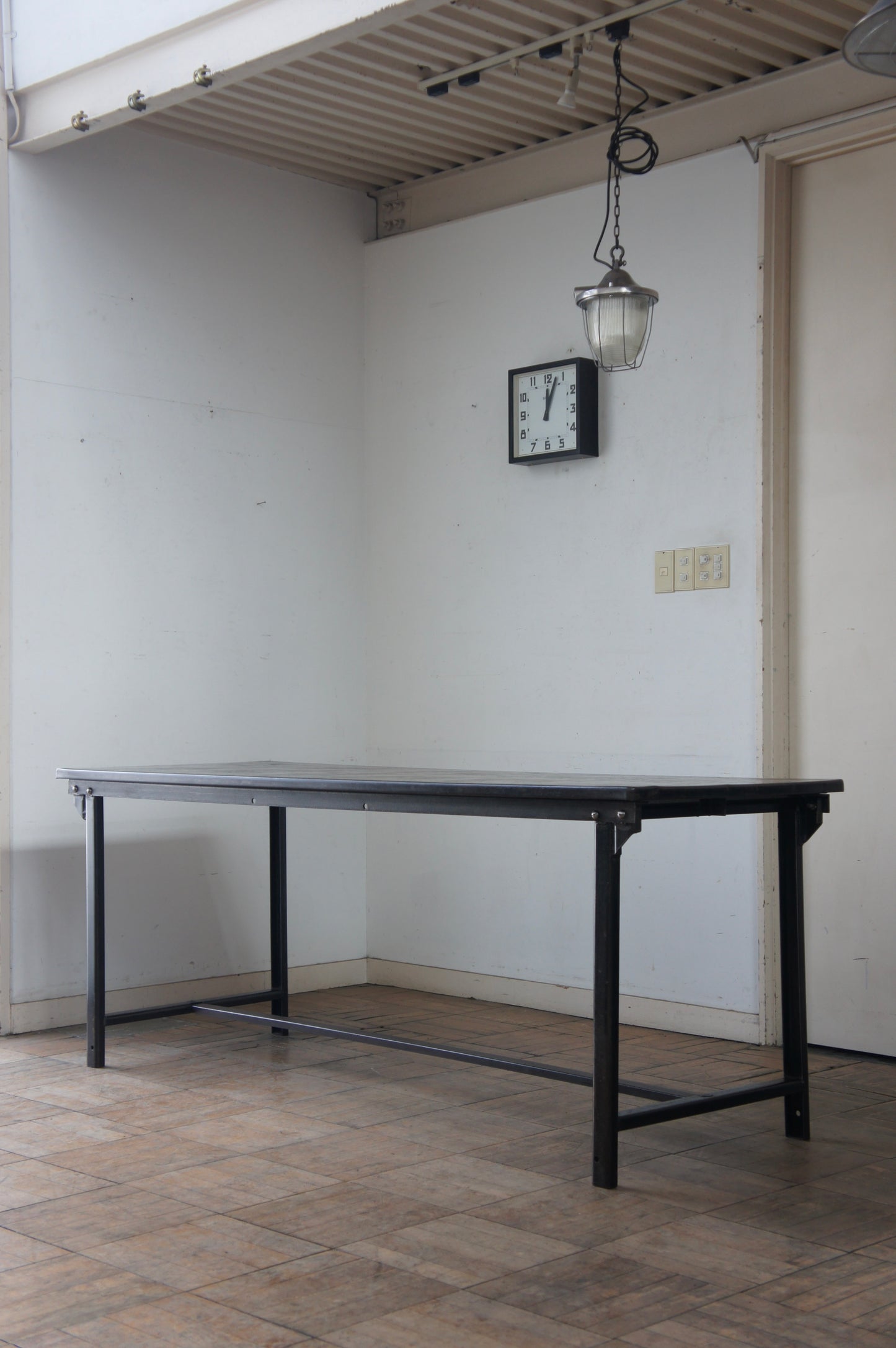 MILITARY Metal table