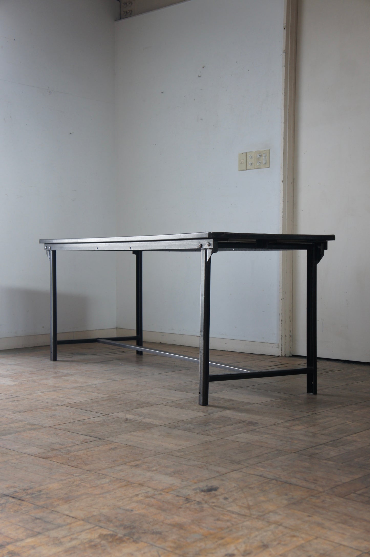 MILITARY Metal table