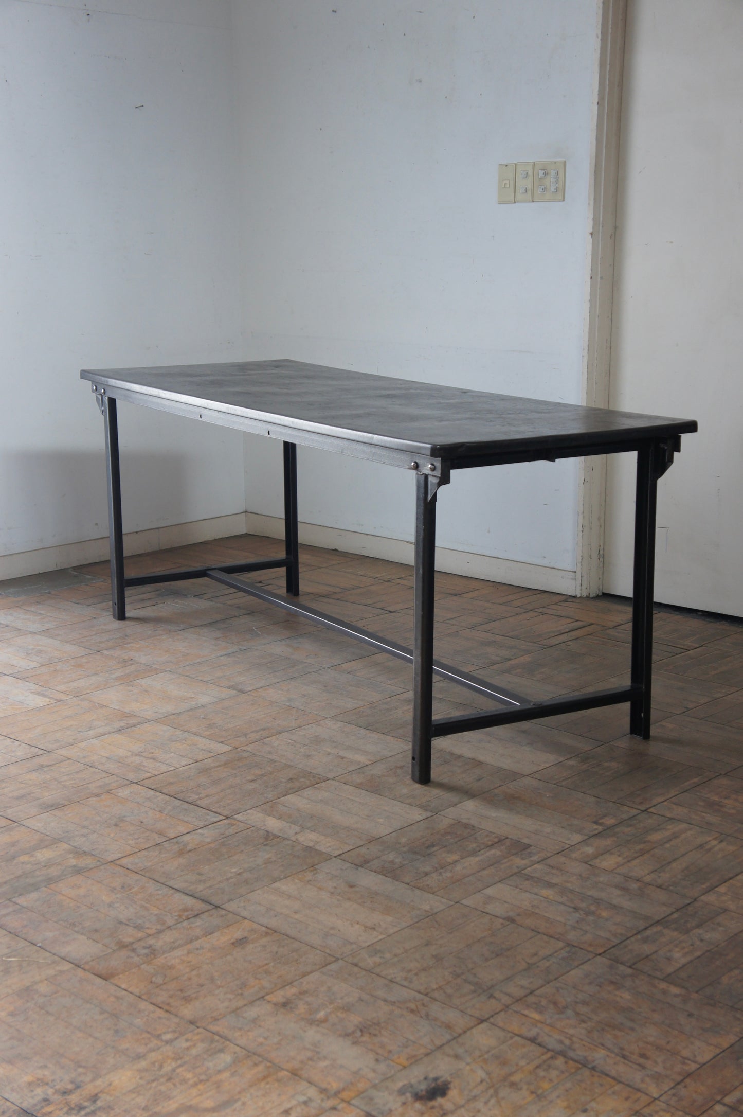 MILITARY Metal table
