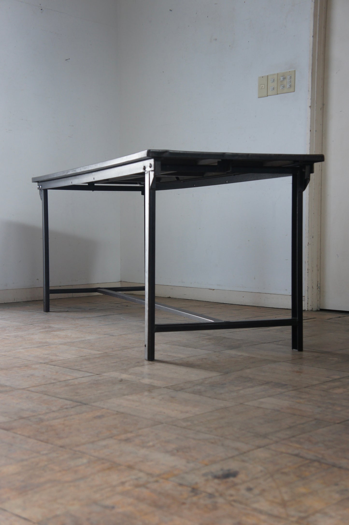 MILITARY Metal table