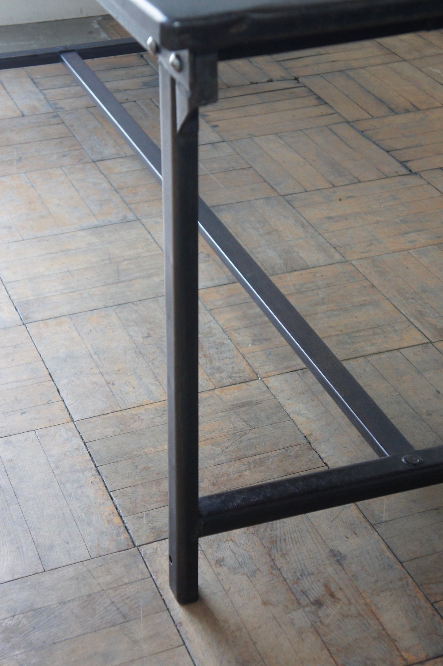 MILITARY Metal table